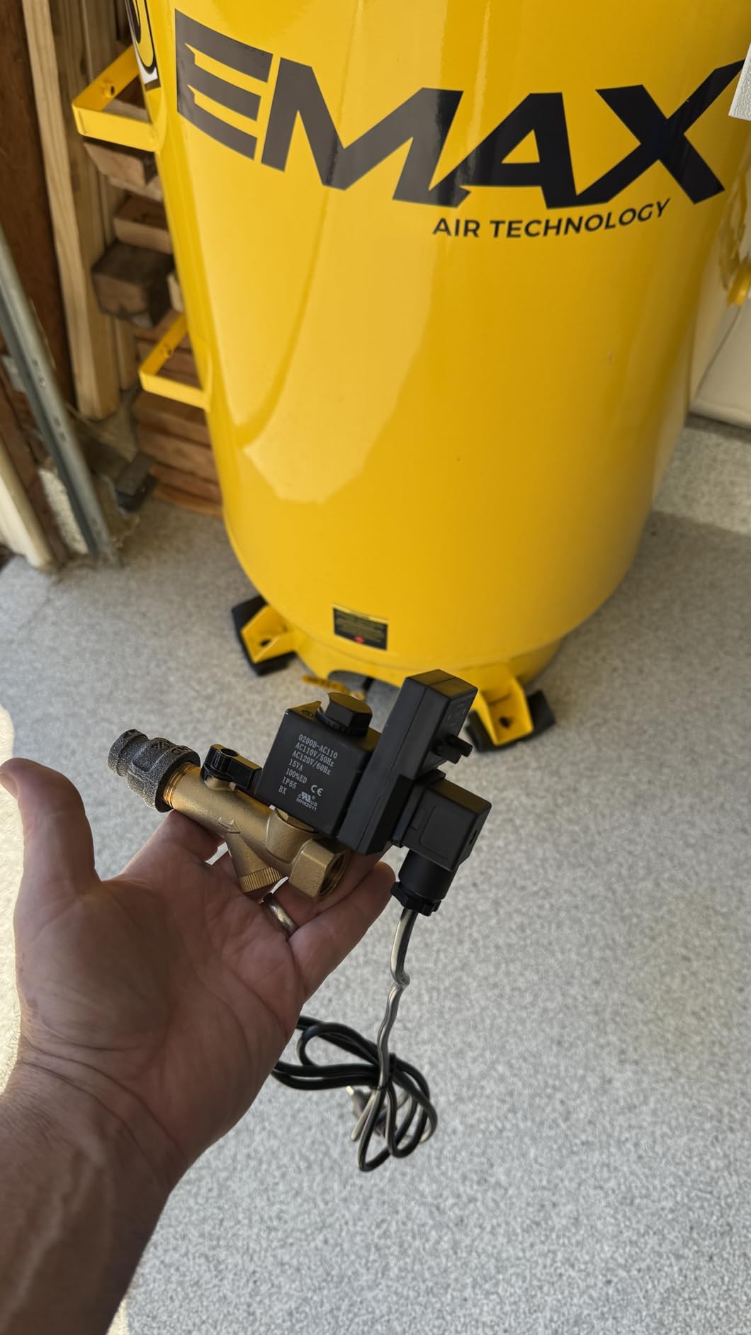 EMAX Electric Air Compressor - 80 Gal 5HP 2 Stage Compressor with Auto Drain & 17 CFM, 200 Max PSI - EHI05V080Y1 customer photo 2