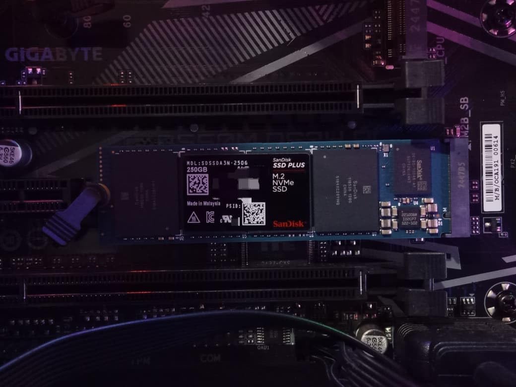 SanDisk 1TB SSD Plus M.2 NVMe SSD - PCIE Gen 3.0, Up to 3,200 MB/s - Internal Solid State Drive - SDSSDA3N-1T00-G26 customer photo 1