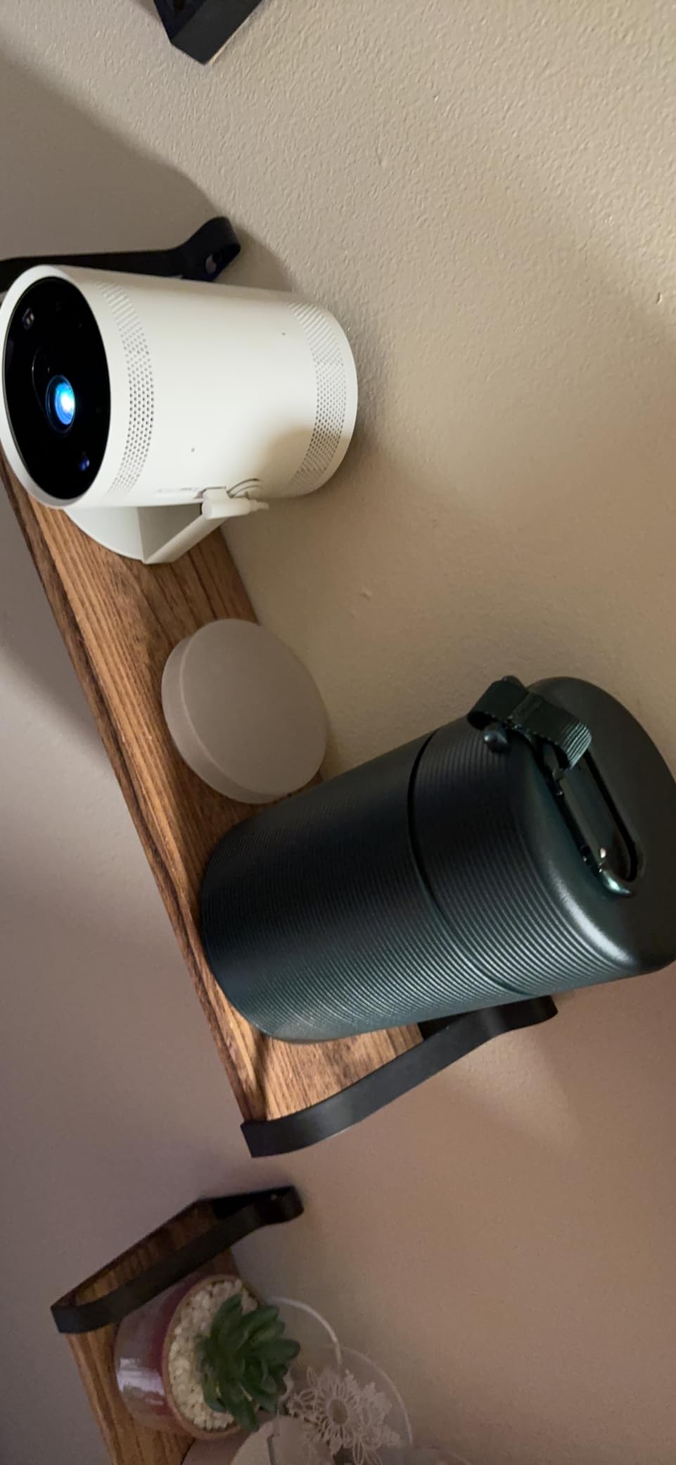 SP-LFF3CLAXXZA The Freestyle Projector 2nd Gen with Gaming Hub Bundle Included The Freestyle Projector Carrying Case + 6 Feet Micro-HDMI to HDMI A/V Cable + 2 Year CPS Enhanced Protection Pack customer photo 2