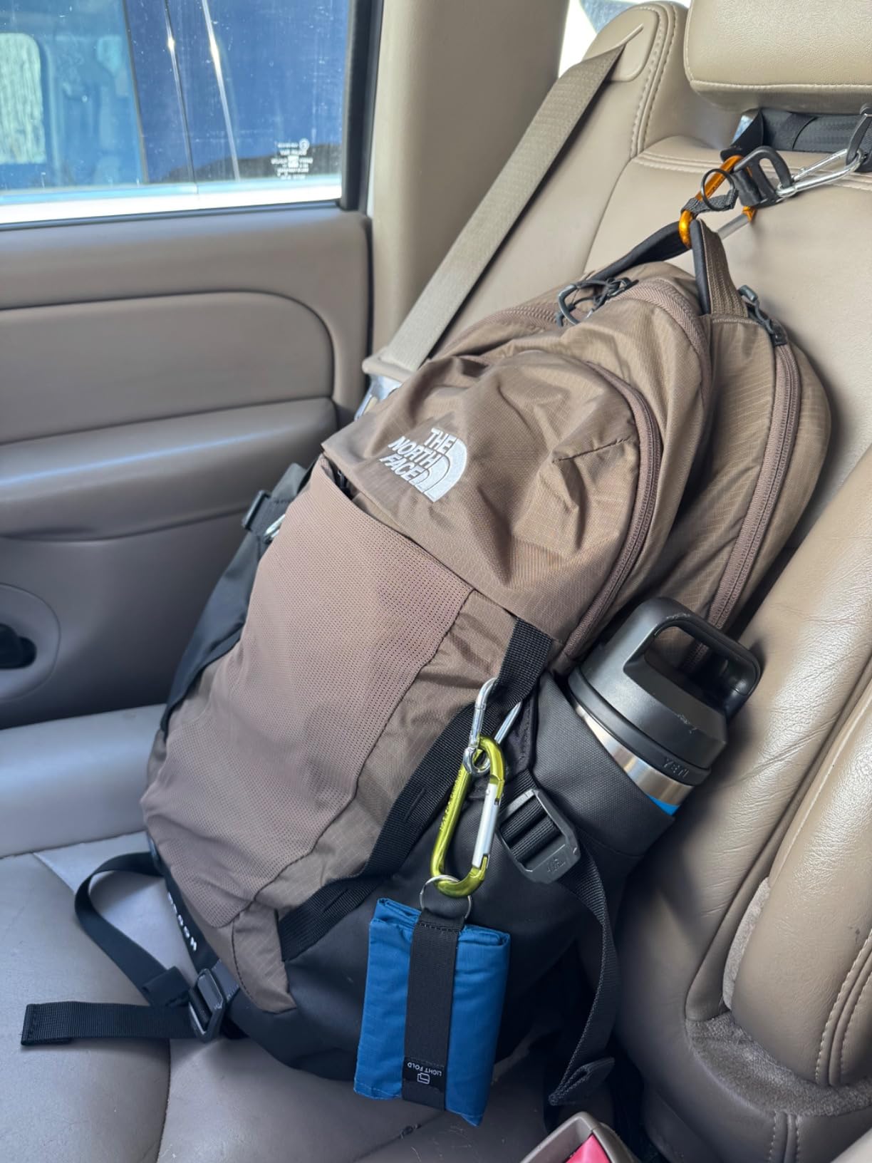 The North Face Recon Everyday Laptop Backpack - Daypack, Water Repellent, Laptop Sleeve, 2 Water Bottle Pockets, TNF Black/TNF Black-NPF, One Size customer photo 2