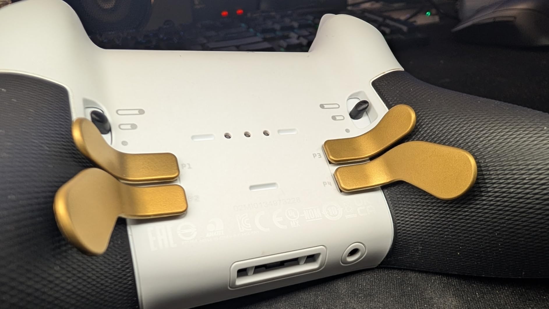 Mcbazel Metal Stainless Steel Paddles Trigger for Xbox Elite/Elite 2, Replacement Parts Accessories Kits Metal Paddles Compatible with Xbox Elite/Elite 2 Controller - 4 Pcs (Black) customer photo 2