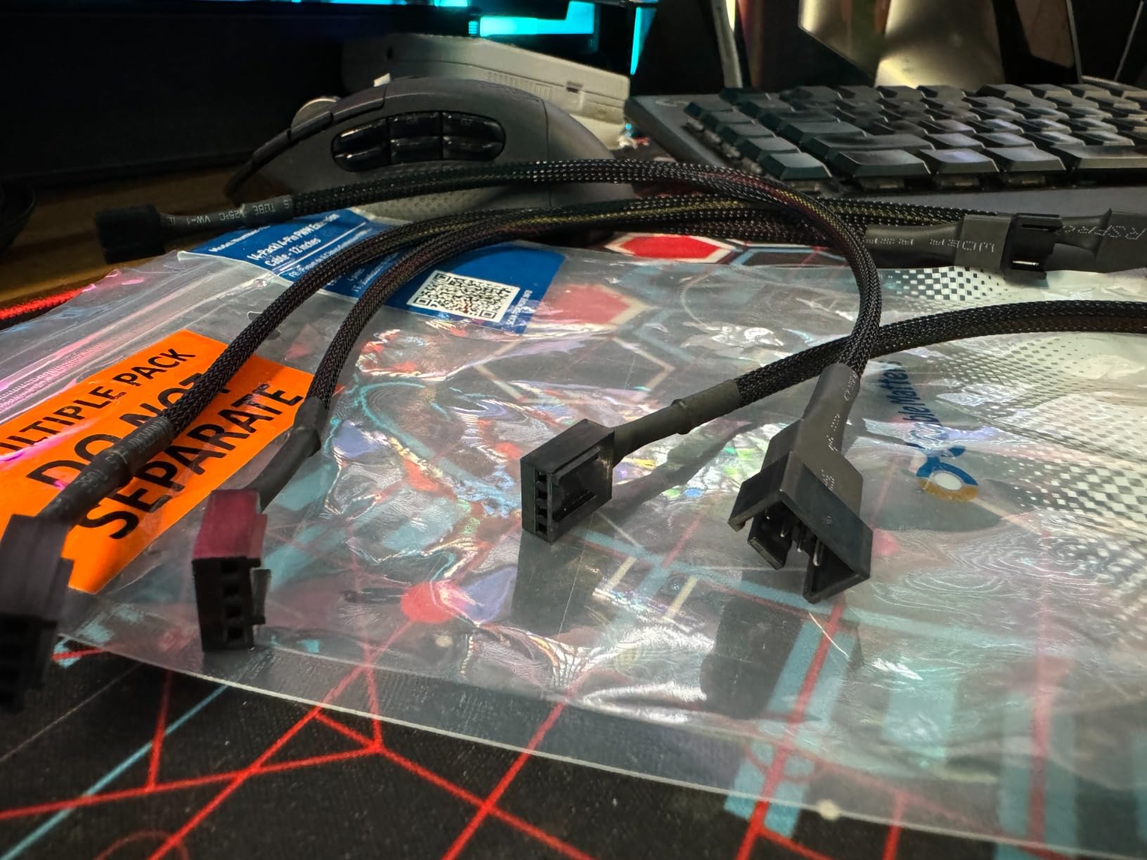 Cable Matters 4-Pack, PWM 4 Pin Fan Extension Cable - 12 inches, PC Fan Extension Cable customer photo 1