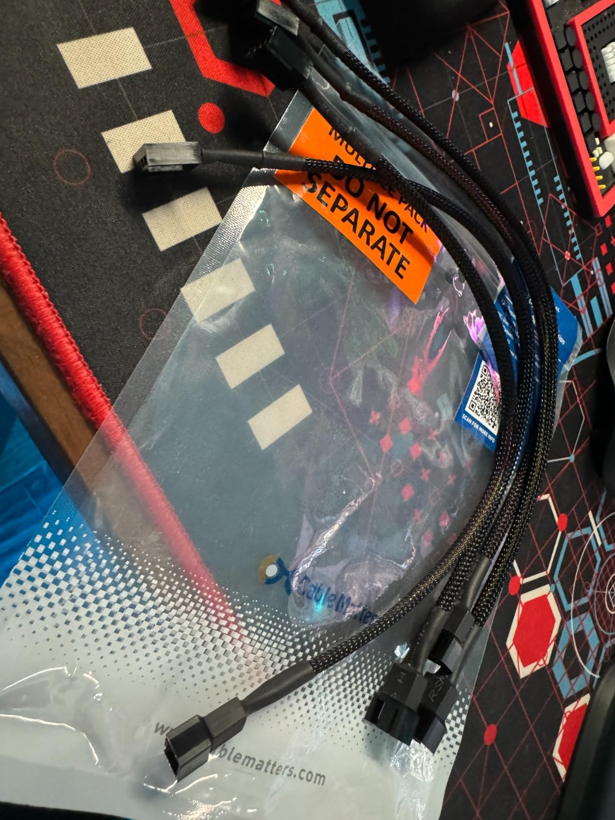 Cable Matters 4-Pack, PWM 4 Pin Fan Extension Cable - 12 inches, PC Fan Extension Cable customer photo 2