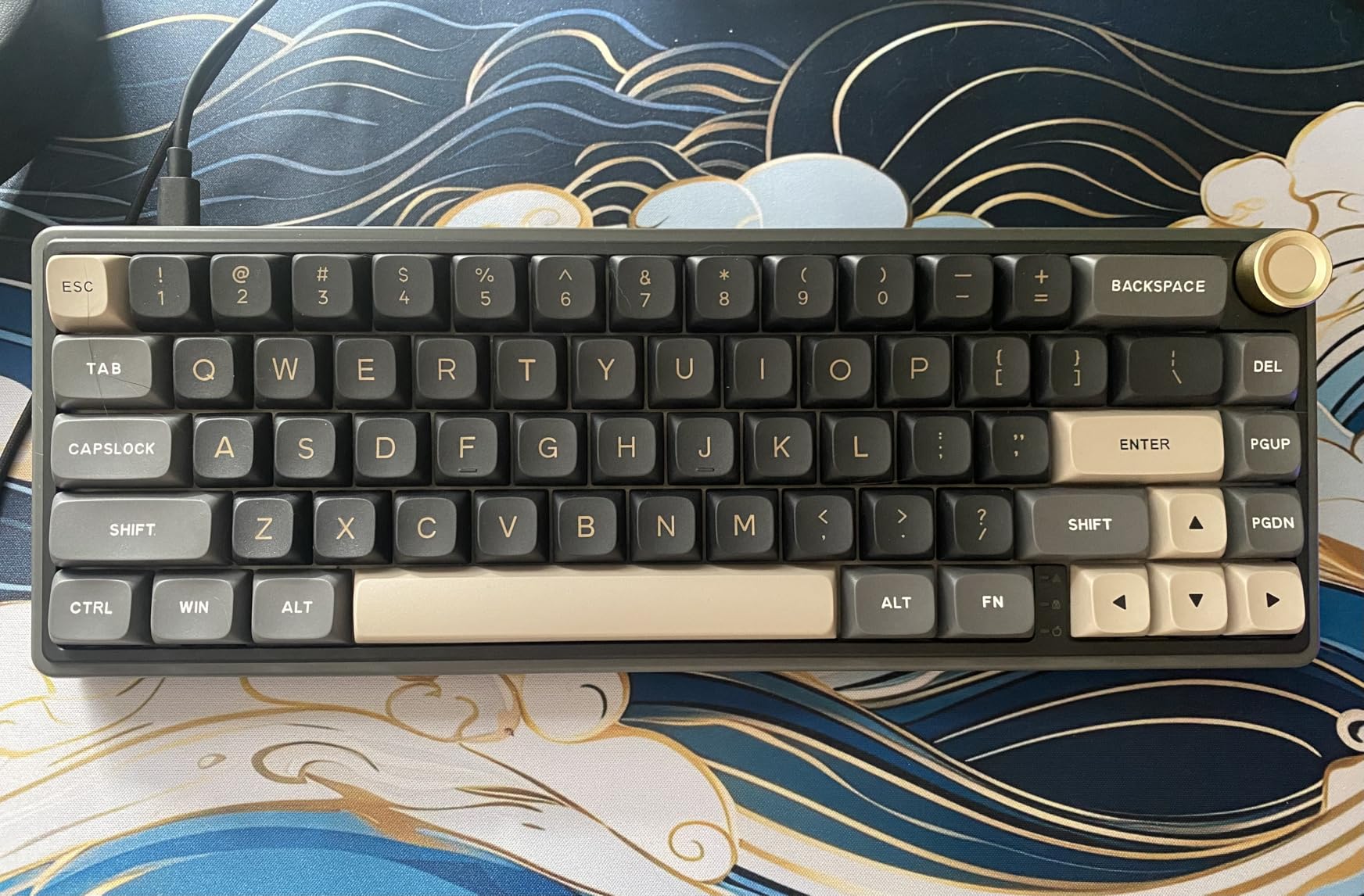 RK ROYAL KLUDGE R65 Wired Gaming Keyboard with Volume Knob, 60% Percent RGB Backlit Mechanical Keyboard Gasket Mount with PBT Keycaps, MDA Profile, QMK/VIA, 66 Keys Hot Swappable Cream Switch, Black customer photo 1