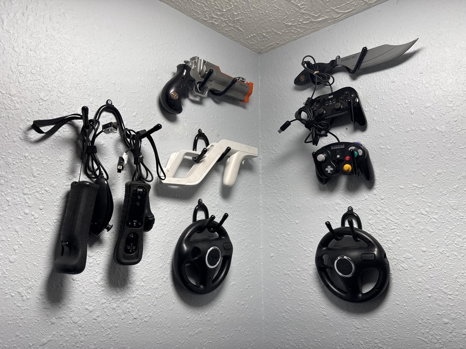 Pmsanzay 4 Pack Universal Game Controller Organizer - Wall Mount Rack for Nintendo Wii Remote Controller Accessories customer photo 1