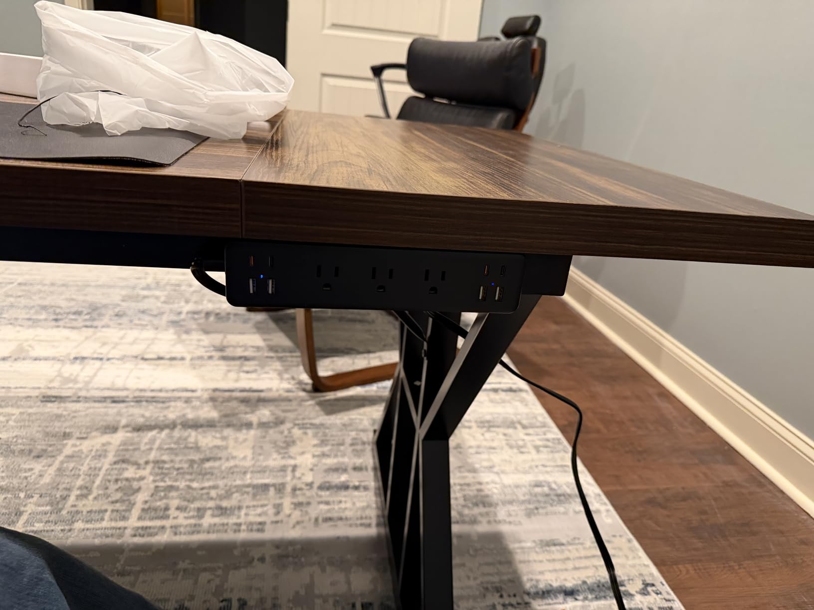 Flat Plug Desk Clamp Power Strip 10FT, 40W Total Fast Charging Station, Dual PD 20W USB C Ports, Desk Edge Mount Power Strip 9 AC Outlets 8 USB Ports(4 USB C) Surge Protector, Fit 1.7