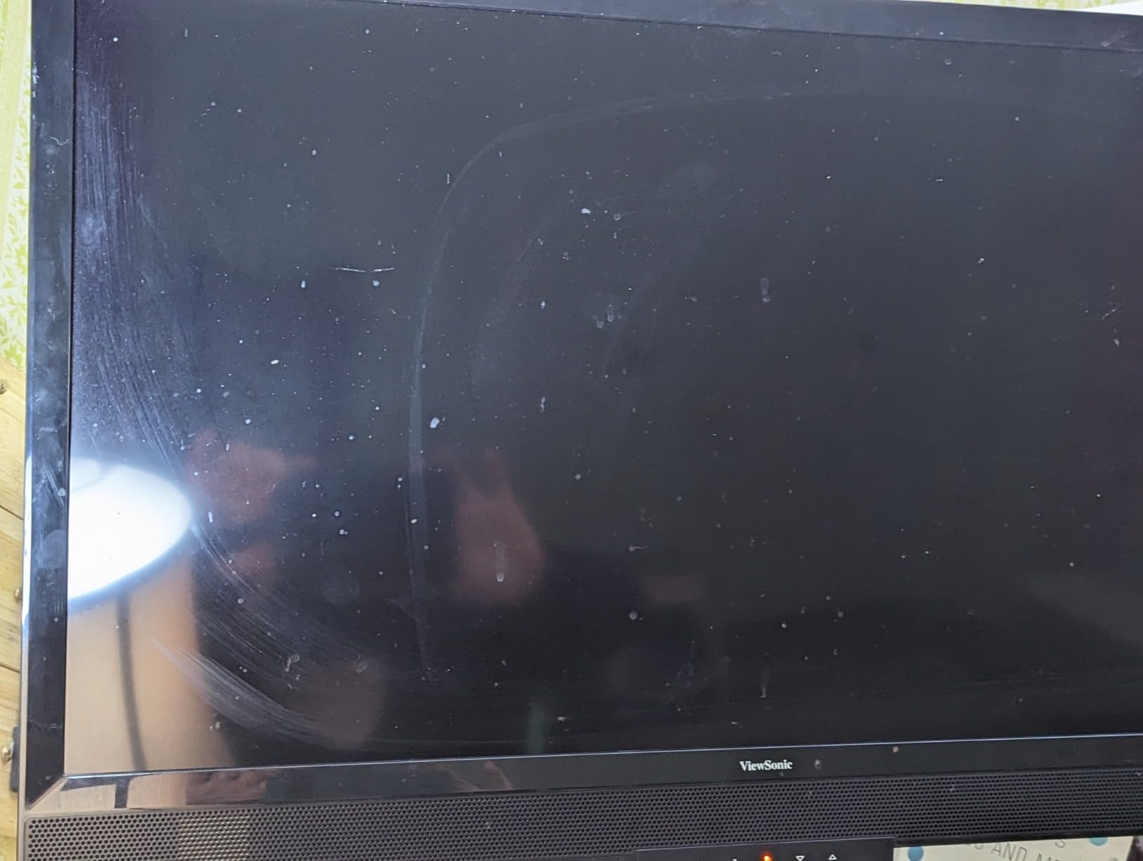 MiracleSpray for Electronics Cleaning, Safe Multisurface Cleaner for Any TV, Phone, Monitor, Keyboard, Screen, Computer, Includes Microfiber Towel - 8 Ounce Kit customer photo 1