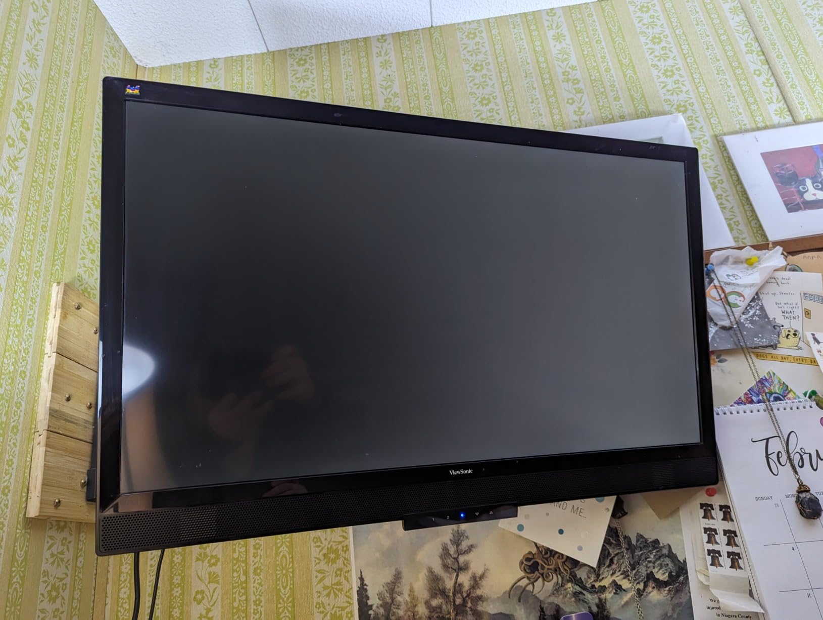 MiracleSpray for Electronics Cleaning, Safe Multisurface Cleaner for Any TV, Phone, Monitor, Keyboard, Screen, Computer, Includes Microfiber Towel - 8 Ounce Kit customer photo 2