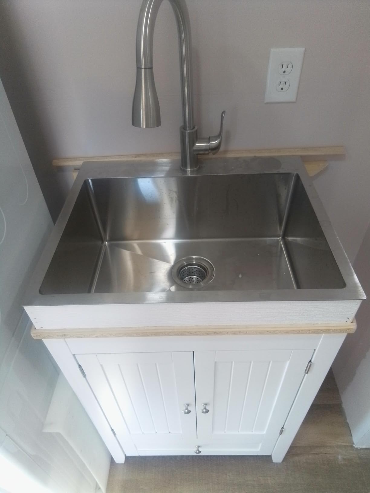 VINGLI 24-Inch Laundry Sink with Cabinet and Pull-Out Sprayer Faucet, Stainless Steel Utility Sink with Cabinet and Drawer Combo, Cabinet with Sink for Laundry & Utility Room, Kitchen, Bathroom, White customer photo 2