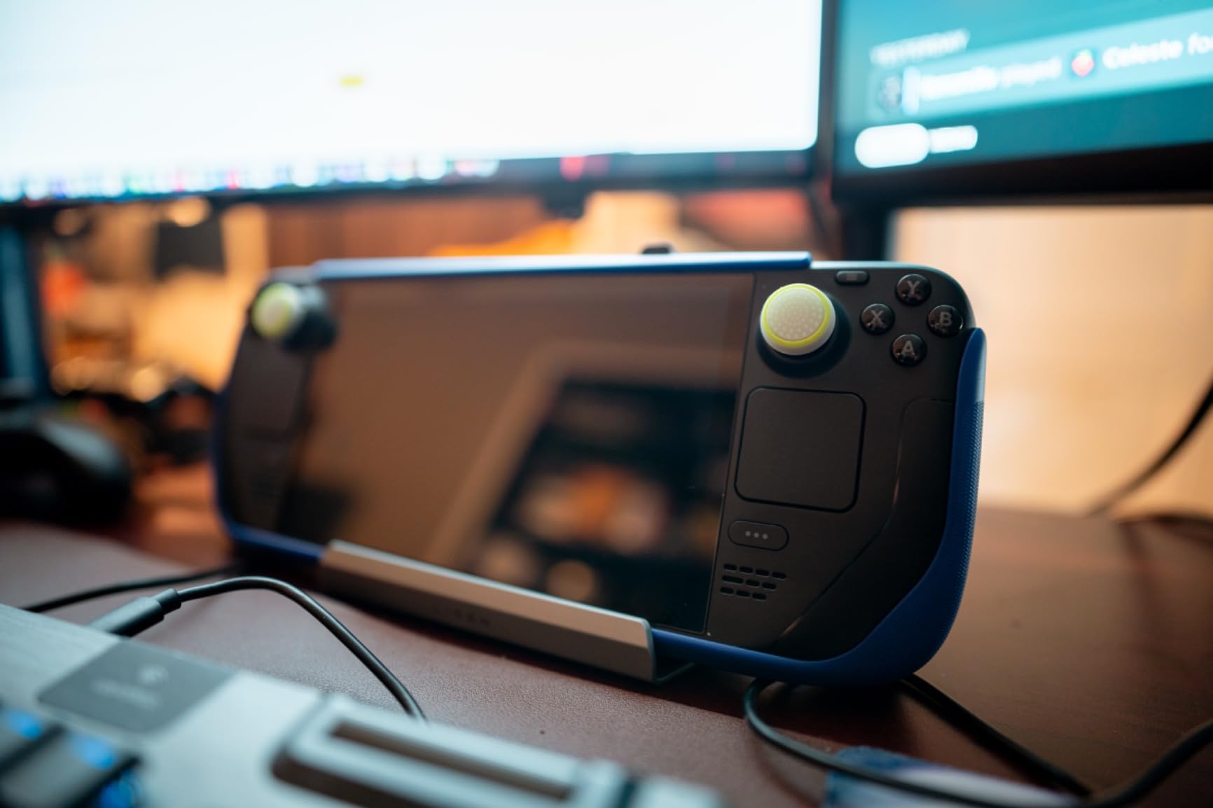 LISEN Docking Station for ASUS ROG ALLY X & Steam Deck & Lenovo Legion GO, Dual Cooling Fan [Zero Distraction] ROG ALLY Dock Station with 4K@60Hz,USB 3.0*3, PD100W and Ethernet Fit For Steam Deck OLED customer photo 2