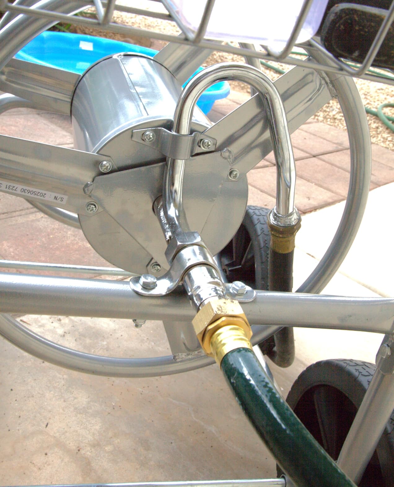 VEVOR Hose Reel Cart, Hold Up to 250 ft of 5/8'' Hose, Garden Water Hose Carts Mobile Tools with 4 Wheels, Heavy Duty Powder-Coated Steel Outdoor Planting with Storage Basket, for Garden, Yard, Lawn customer photo 1