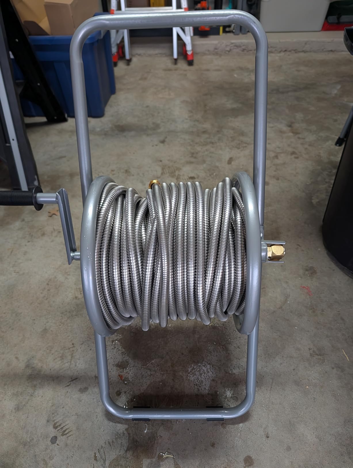 VEVOR Hose Reel Cart, Hold Up to 250 ft of 5/8'' Hose, Garden Water Hose Carts Mobile Tools with 4 Wheels, Heavy Duty Powder-Coated Steel Outdoor Planting with Storage Basket, for Garden, Yard, Lawn customer photo 2