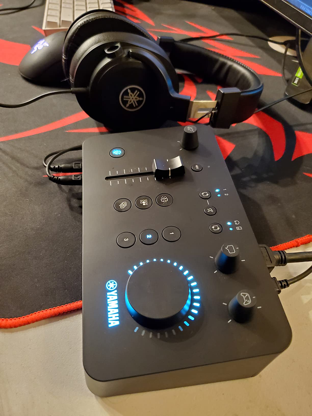 Yamaha ZG02 Gaming Mixer for Voice Chat and Game Streaming customer photo 1