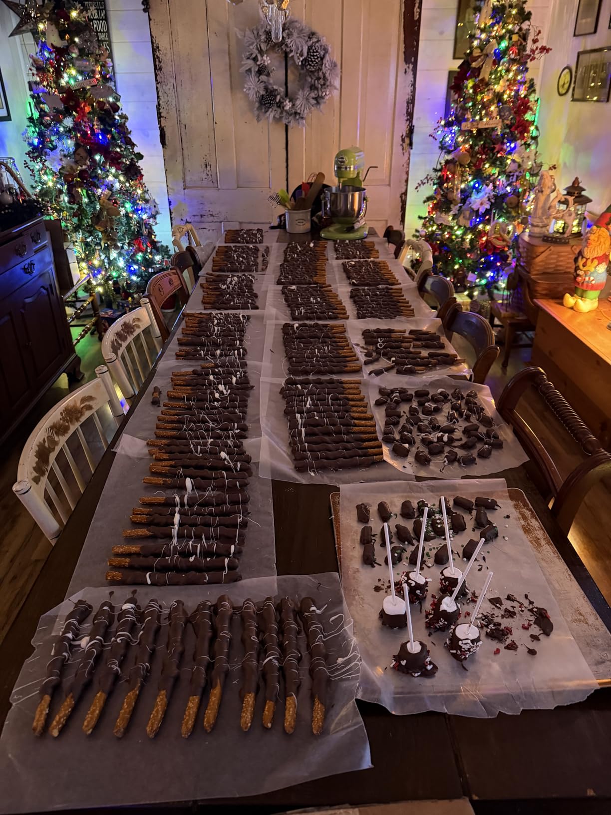 VEVOR Chocolate Tempering Machine, 17.6 Lbs 2 Tanks Chocolate Melting Pot Temp Control 86~185°F, 1500W Stainless Steel Electric Commercial Food Warmer for Chocolate/Milk/Cream Melting and Heating customer photo 1