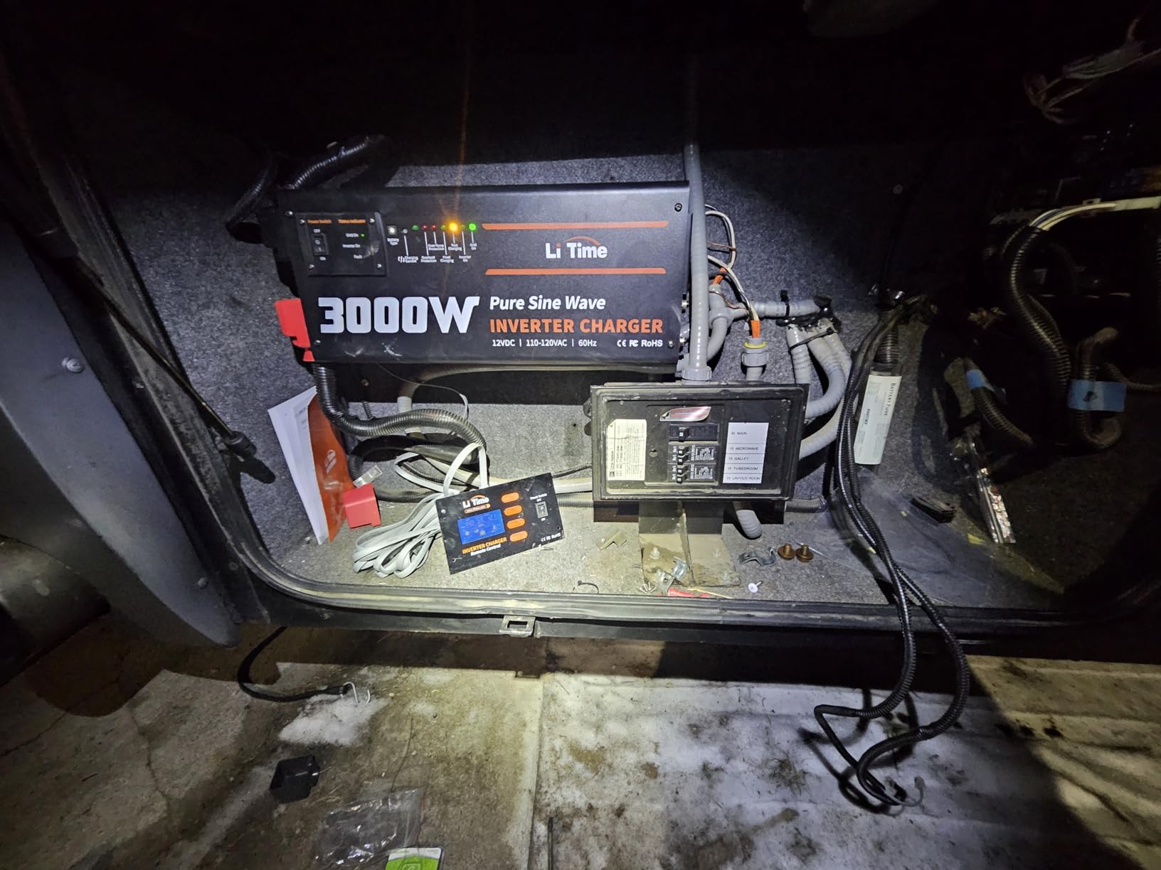 LiTime 3000W Pure Sine Wave Inverter Charger, 12V DC to 110V - 120V AC, 9000W Peak Power, 5A - 45A Adjustable Current, with Remote Control Panel, UPS Function, for RV and Home Backup customer photo 1