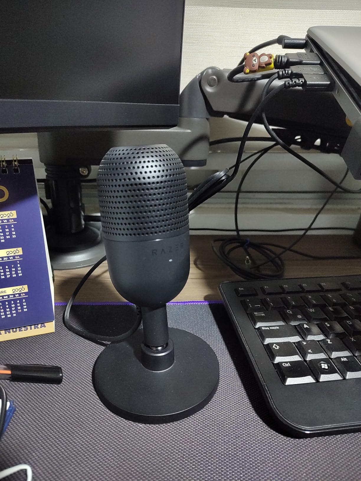 Seiren V3 Mini USB Microphone: Condenser Mic - Supercardioid Pickup Pattern - Tap-to-Mute Sensor with LED Indicator - Shock Absorber - Ultra Compact - PC, Discord, OBS Studio, XSplit - Black customer photo 2