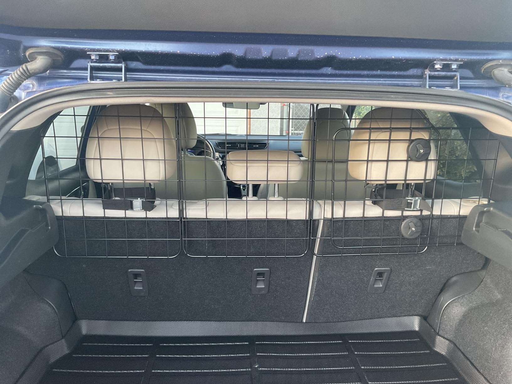 CASIMR Dog Car Barrier for SUVs, Vehicles, Trucks, Cars, Adjustable Pet Divider Cargo Area Universal-Fit, Folding Design for Easy Storage, Heavy-Duty Wire Mesh Barriers Safety Travel Accessories customer photo 1