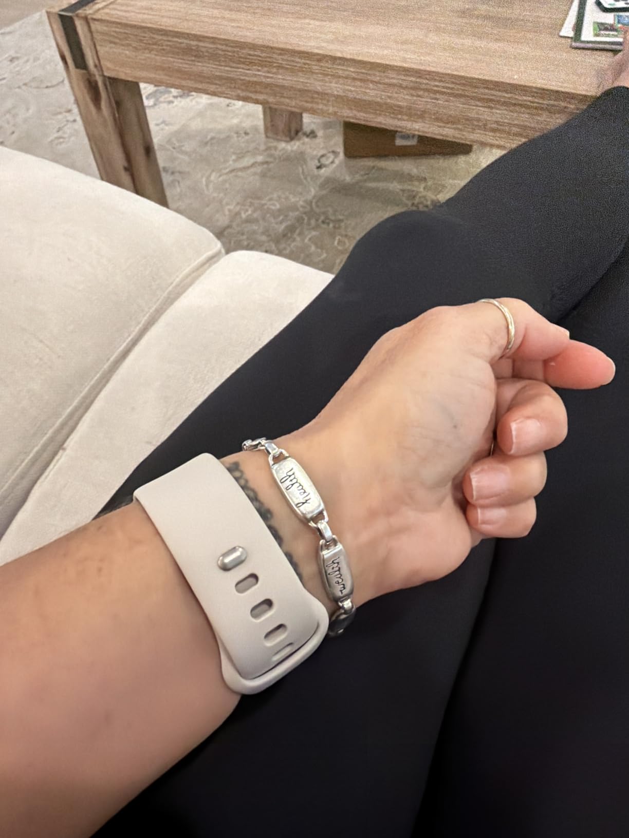 Apple Watch Ultra 2 [GPS + Cellular, 49mm] - Titanium Case with Blue Ocean Band, One Size (Renewed) customer photo 2