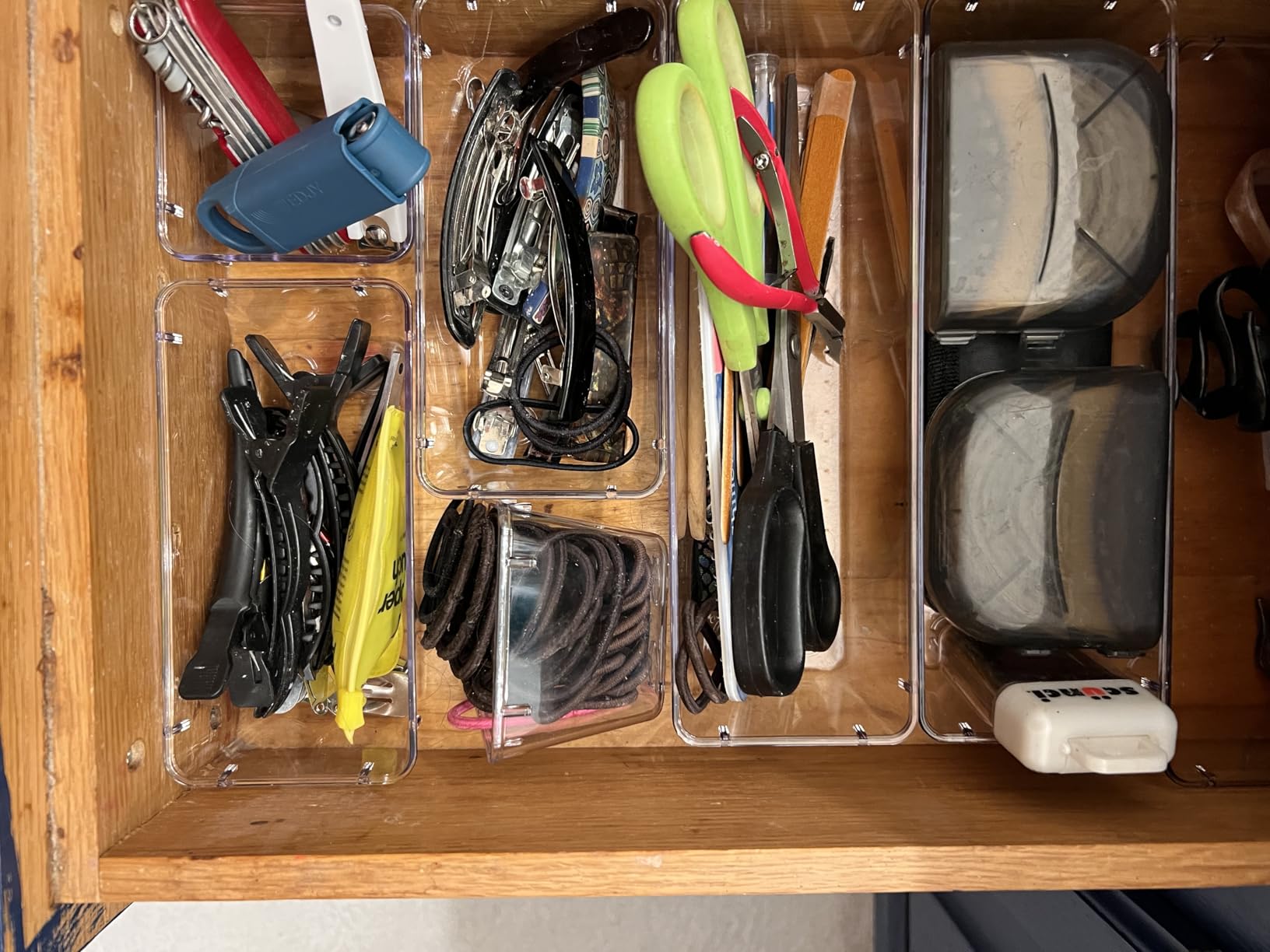 Vtopmart 25 PCS Office Desk Drawer Organizers Set, 4-Size Versatile Plastic Drawer Organizer Trays, Storage Bins for Desk Accessories Office Organizers and Storage, Bathroom, Makeup, Vanity, Black customer photo 2