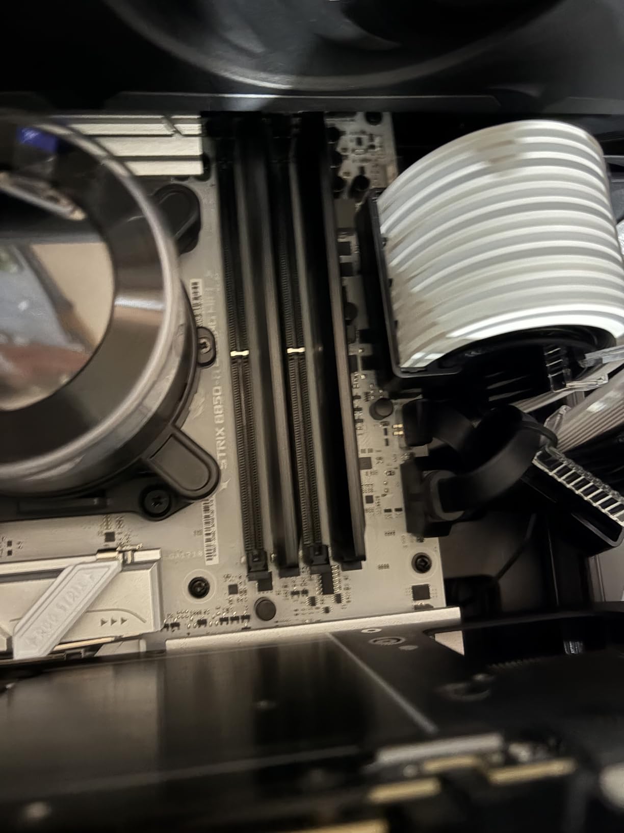 Crucial Pro 32GB DDR5 RAM Kit (2x16GB),CL36 6000MHz, Overclocking Desktop Gaming Memory, Intel XMP 3.0 & AMD Expo Compatible, Black - CP2K16G60C36U5B customer photo 2