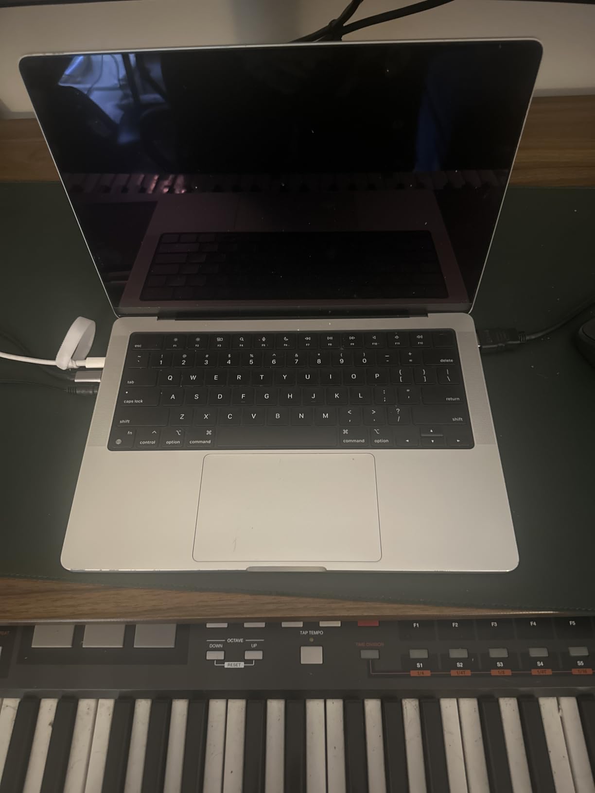 Apple 2023 MacBook Pro with Apple M3 chip 14-inch, 8GB RAM, 512GB SSD Space Gray (Renewed) customer photo 1
