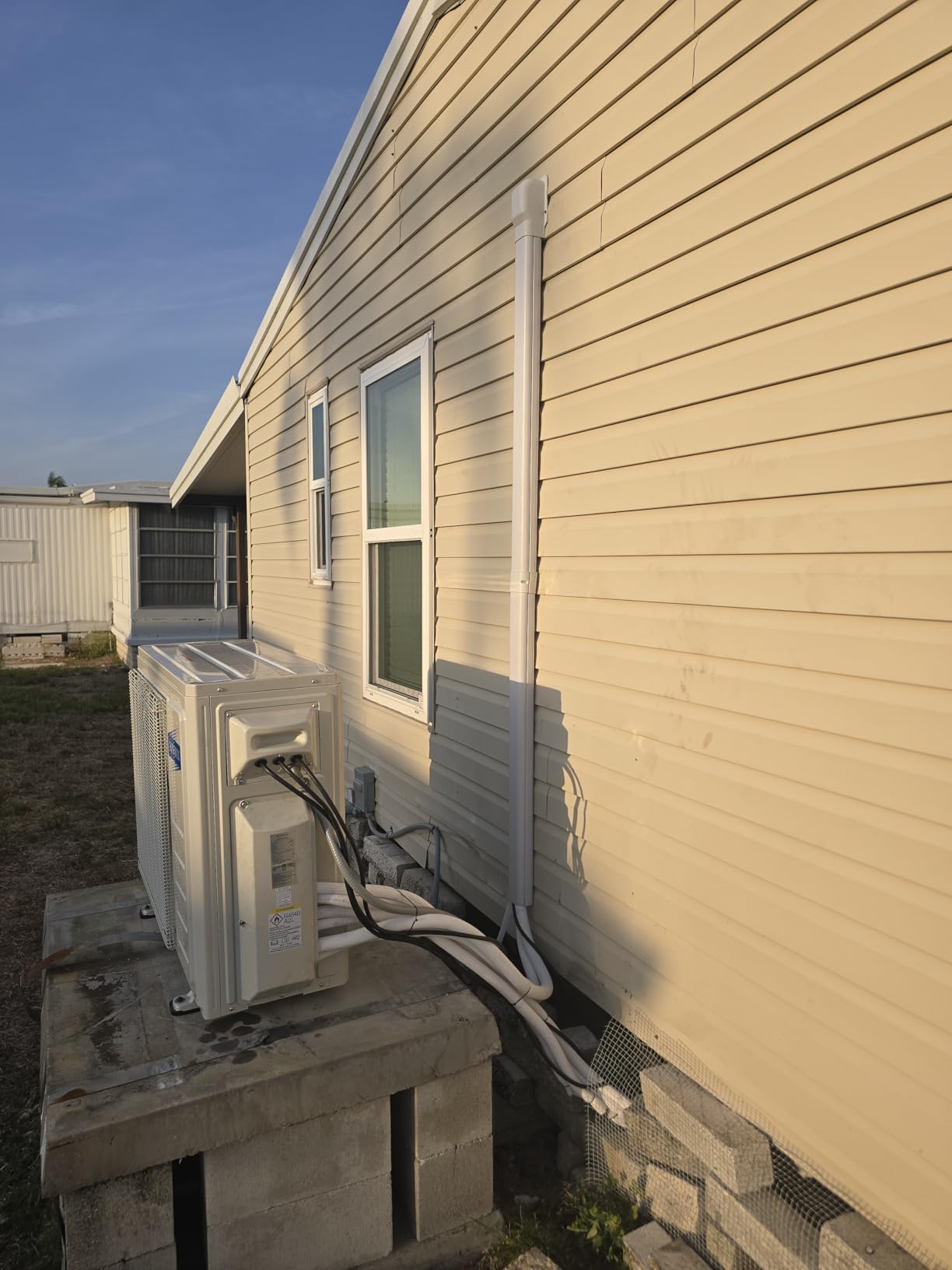 ROVSUN 2 Zone 20000 BTU (12K/12K) Mini Split AC/Heating System, 23 SEER2 Dual Zone Ductless Wall Mounted Air Conditioner with Pre-Charged Condenser, Heat Pump & 25Ft Line Set, 208-230V customer photo 1