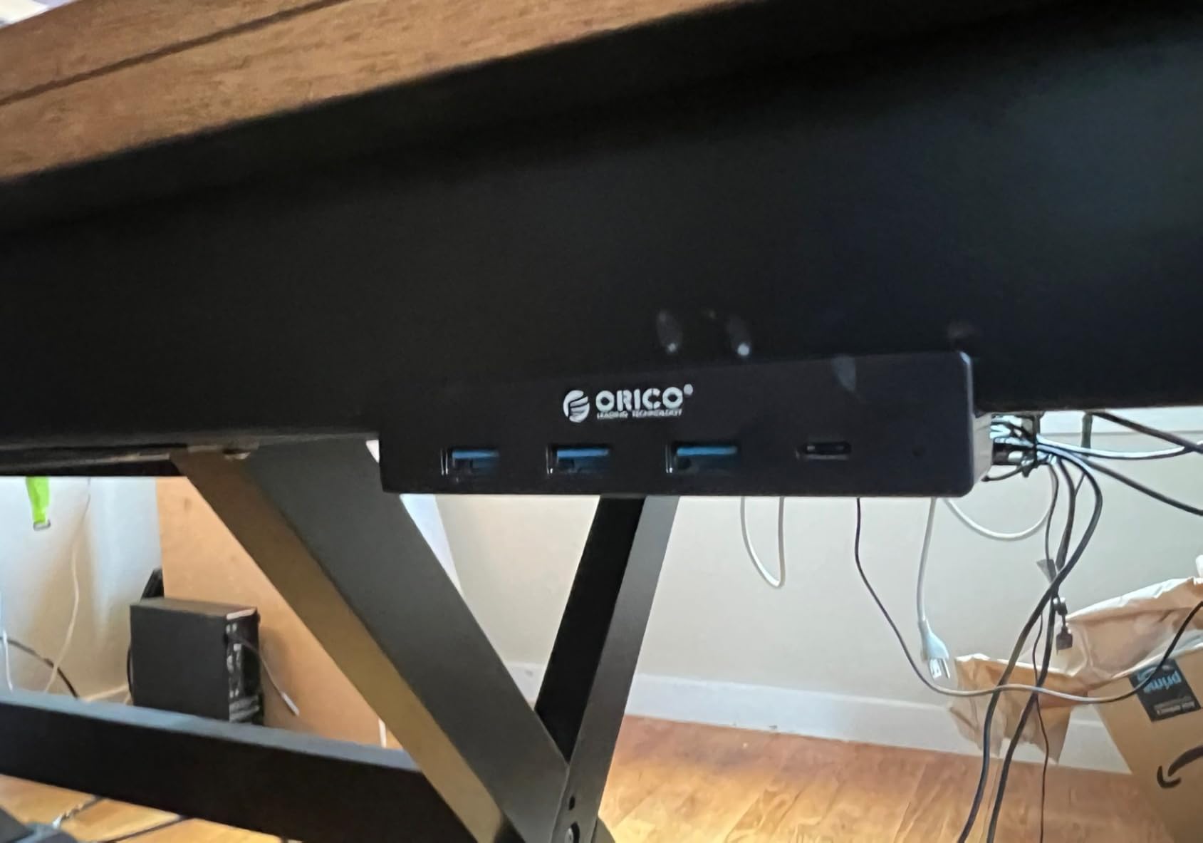 ORICO USB Hub 3.0, Clamp USB Hub with Extra Power Supply Port, Aluminum 4-Port USB Adapter with 3 USB-A Data Ports, USB-C Port for Monitors, Desks (Black) customer photo 2