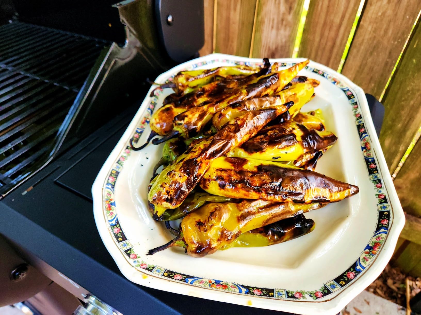 Monument Grills 4+1 Outdoor Barbecue Stainless Steel Propane Gas Grill, 4 Burners & 1 Side Burner 62,000 BTU Patio Garden Barbecue Grill with Knob Controls, Mesa415BZ customer photo 1