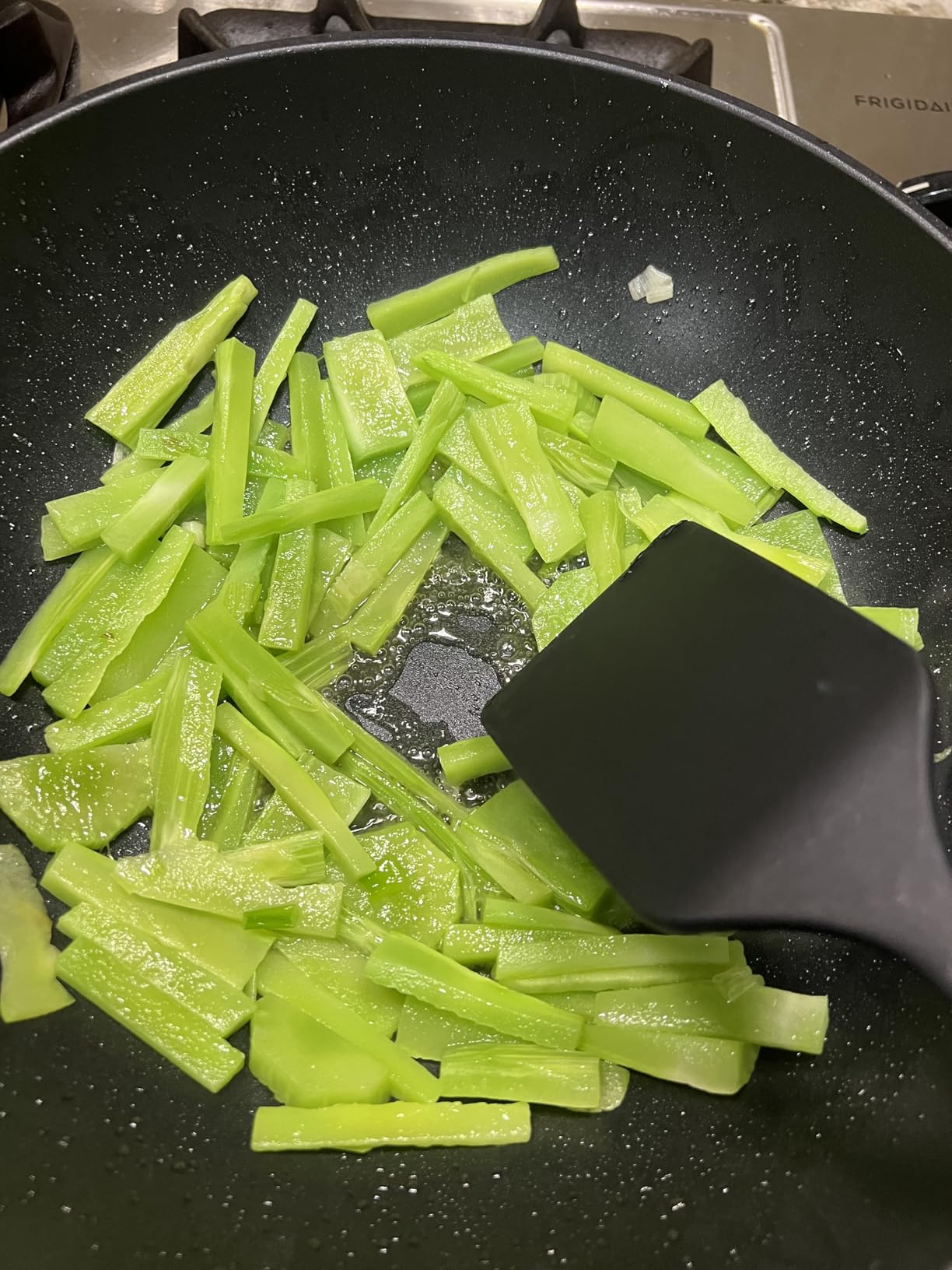 Carbon Steel Wok -13 Inch Woks & Stir-fry Pans Nonstick, Wok Pan with Lid Spatula and Dish Brush: Pre-Seasoned Flat Bottom Chinese Woks for Induction, Electric, Gas, All Stoves customer photo 2