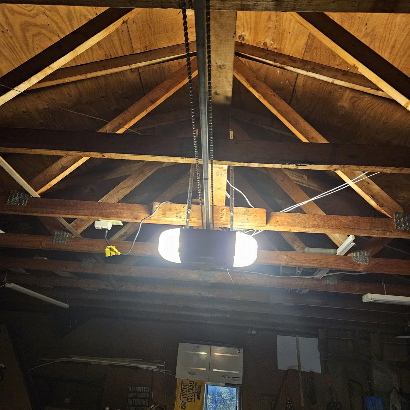 Genie Chain Drive 750 Garage Door Opener with Battery Backup, Surge Protector and one Single Button Garage Door Remote customer photo 2