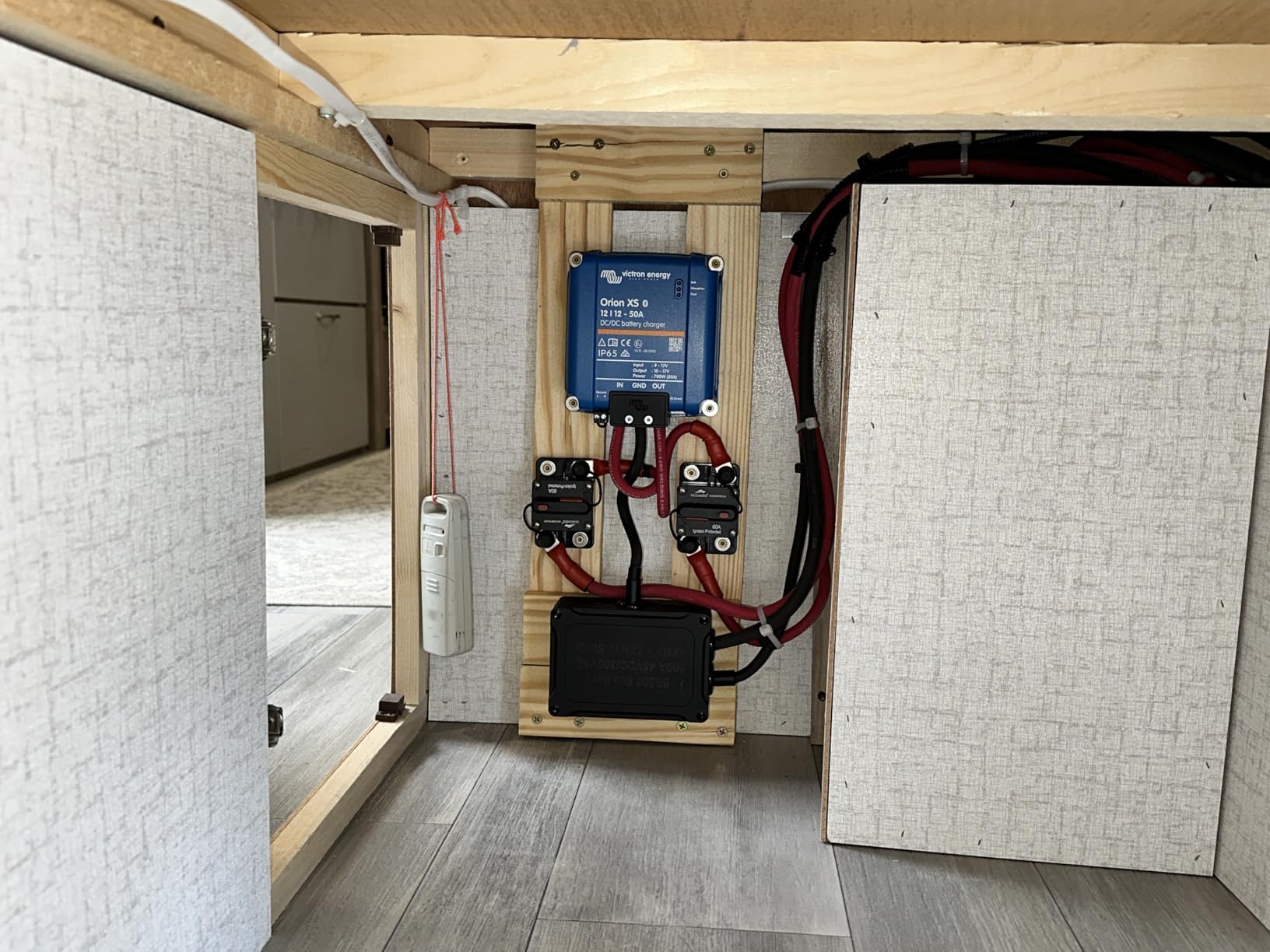 Orion-XS Smart DC to DC Charger (Bluetooth) - Fully Configurable - Battery Charger for Dual Battery Systems - IP65 Dust & Waterproof - 12/12-Volt 50 amp 700-Watt customer photo 2