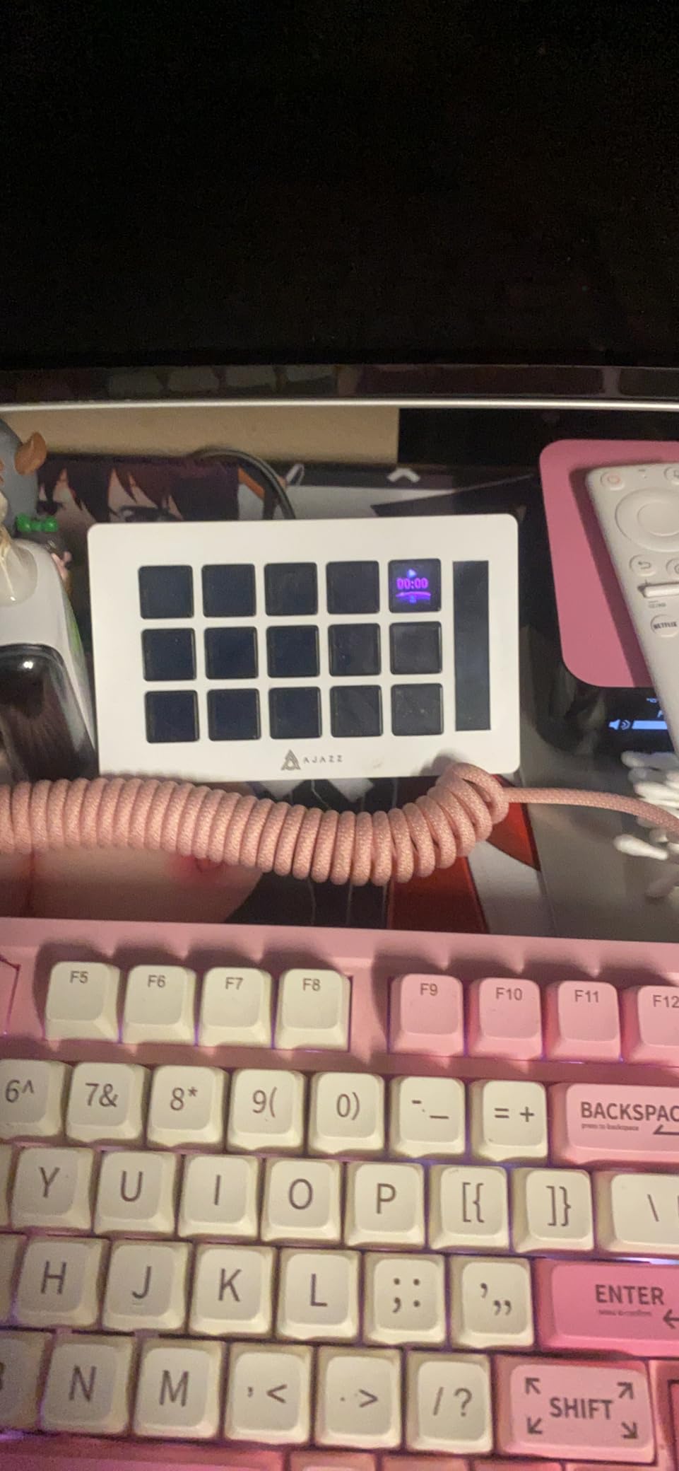 AJAZZ AKP153 Streaming Studio Controller Keypad Type-c Wired with 15 Macro LCD Key&1 Side Screen Display Detachable Stand for Multi Action Triggered in Win MAC Twitter TikTok YouTube OBS App(Black) customer photo 2