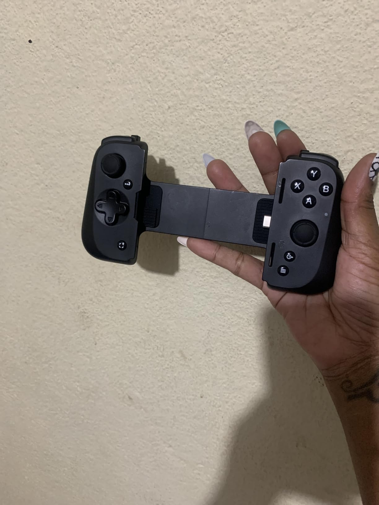 Razer Kishi V2 Gaming Controller for Android & iPhone 15 Series (USB C): Console Quality Controls - Stream PC, Xbox, PlayStation Games on Phone, Mobile - Passthrough Charging - Virtual Controller Mode customer photo 1