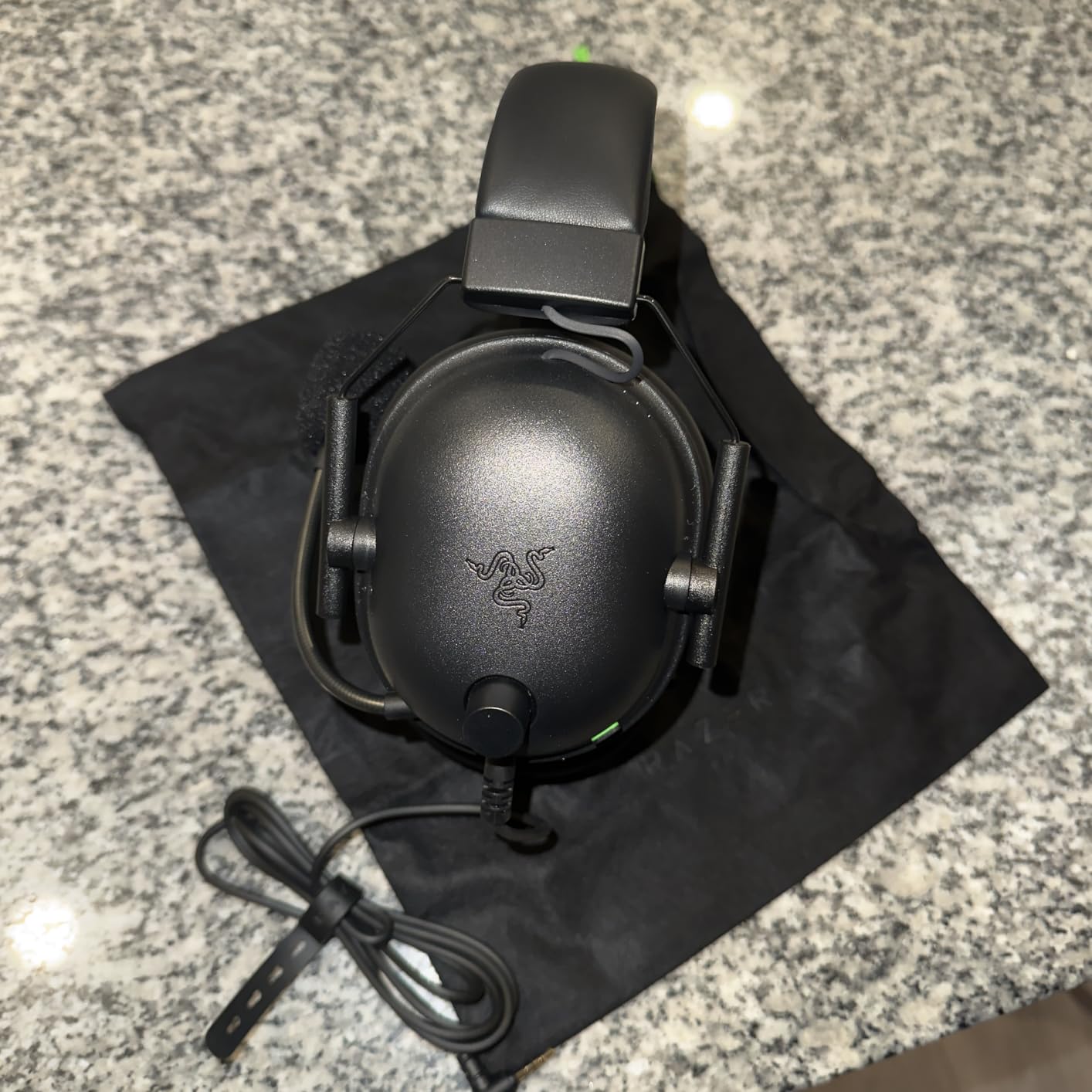 Razer BlackShark V2 X PlayStation Gaming Headset: 50mm Drivers - Cardioid Mic - Lightweight - Comfortable, Noise Isolating Earcups - for PS5, Xbox Series X, PC, Switch via 3.5 mm Audio Jack - Black customer photo 1