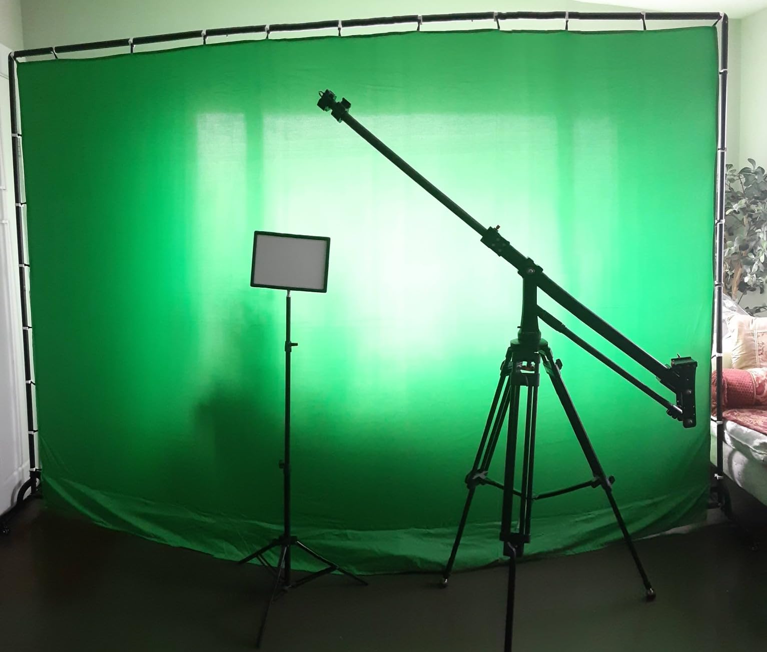 7x6.5ft Green Screen Backdrop Kit,Movable Backdrop Stand with Wheels and Greenscreen Background for Video Recording,Streaming. customer photo 1