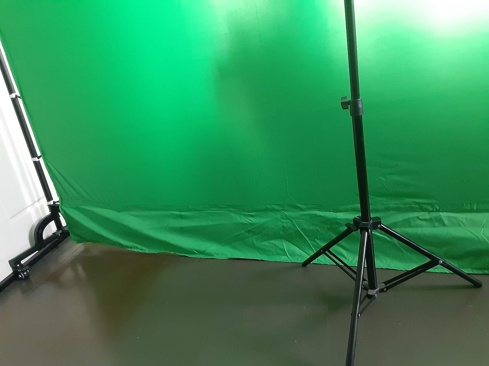 7x6.5ft Green Screen Backdrop Kit,Movable Backdrop Stand with Wheels and Greenscreen Background for Video Recording,Streaming. customer photo 2