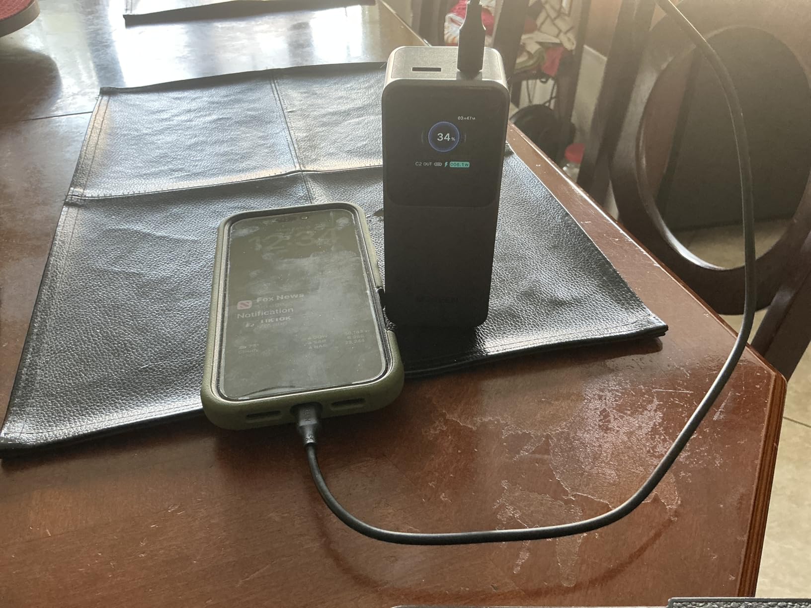 UGREEN Nexode Power Bank 20000mAh 130W Portable Charger 72Wh PD Fast Charging 3-Port USB C Battery Pack with TFT Smart Display for MacBook/iPad/iPhone 17/16/Samsung S26 and More customer photo 2