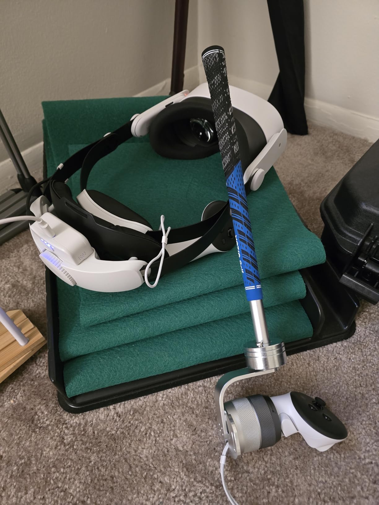 YEZRO Y13S Golf Club Attachment for Meta Quest 3S/3 - Adjustable Weighted Aluminum VR Golf Club Handle Accessories for Golf + with Real Grip, 90 Degree Design Keep Tracking 2025 Upgraded Version customer photo 2