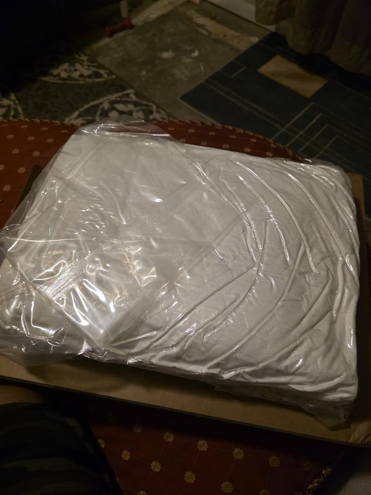 OhGeni 100% Waterproof Mattress Protector,Queen Size Mattress Soft Pad,Pet Hair & Bedwetting Resistant,Cooling Breathable Fitted Sheets,Washable Bed Cover,Non-Slip Deep Pocket,Noiseless for Bedroom customer photo 2