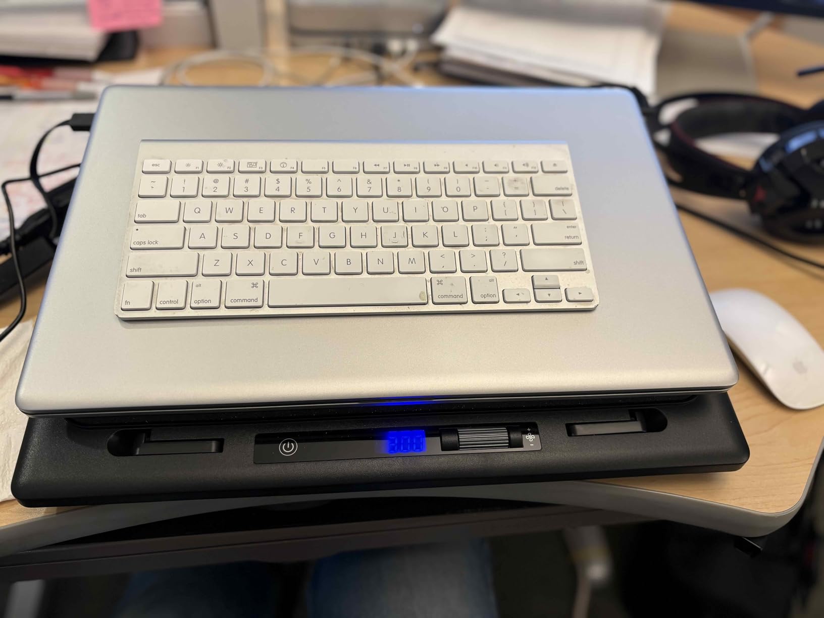 llano V12 Laptop Cooling Pad, Gaming Laptop Cooler Stand with 5.5inch Powerful Turbo Fan, Adjustable Speed, Touch Control, 3-Port USB A, for Fast Cooling Laptop 15.6-19in, Black (No RGB) customer photo 1