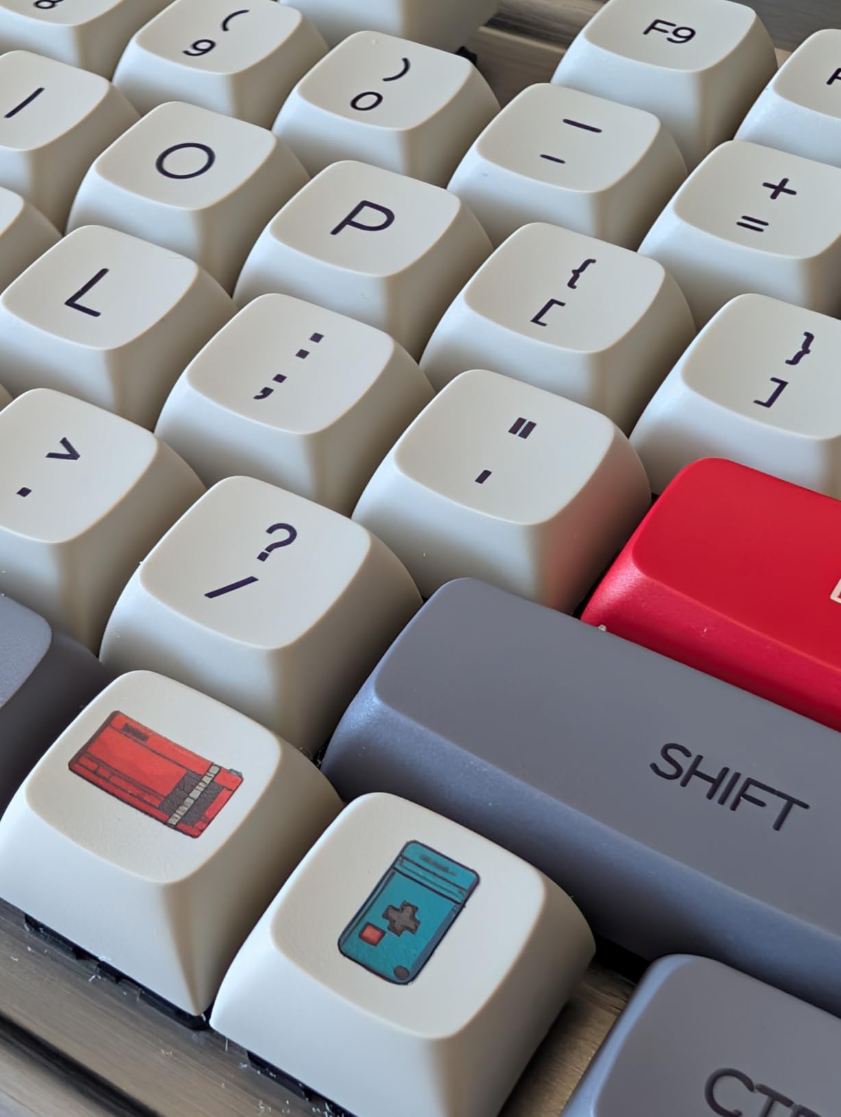 XDA Profile PBT Keycaps, Retro Game Console Custom Keycap Set, XVX Keyboard Keycap 75 Percent with Dye-Sublimation Suitable for Most 65% 80% 100% Gateron Cherry MX Switches Mechanical Keyboard customer photo 2