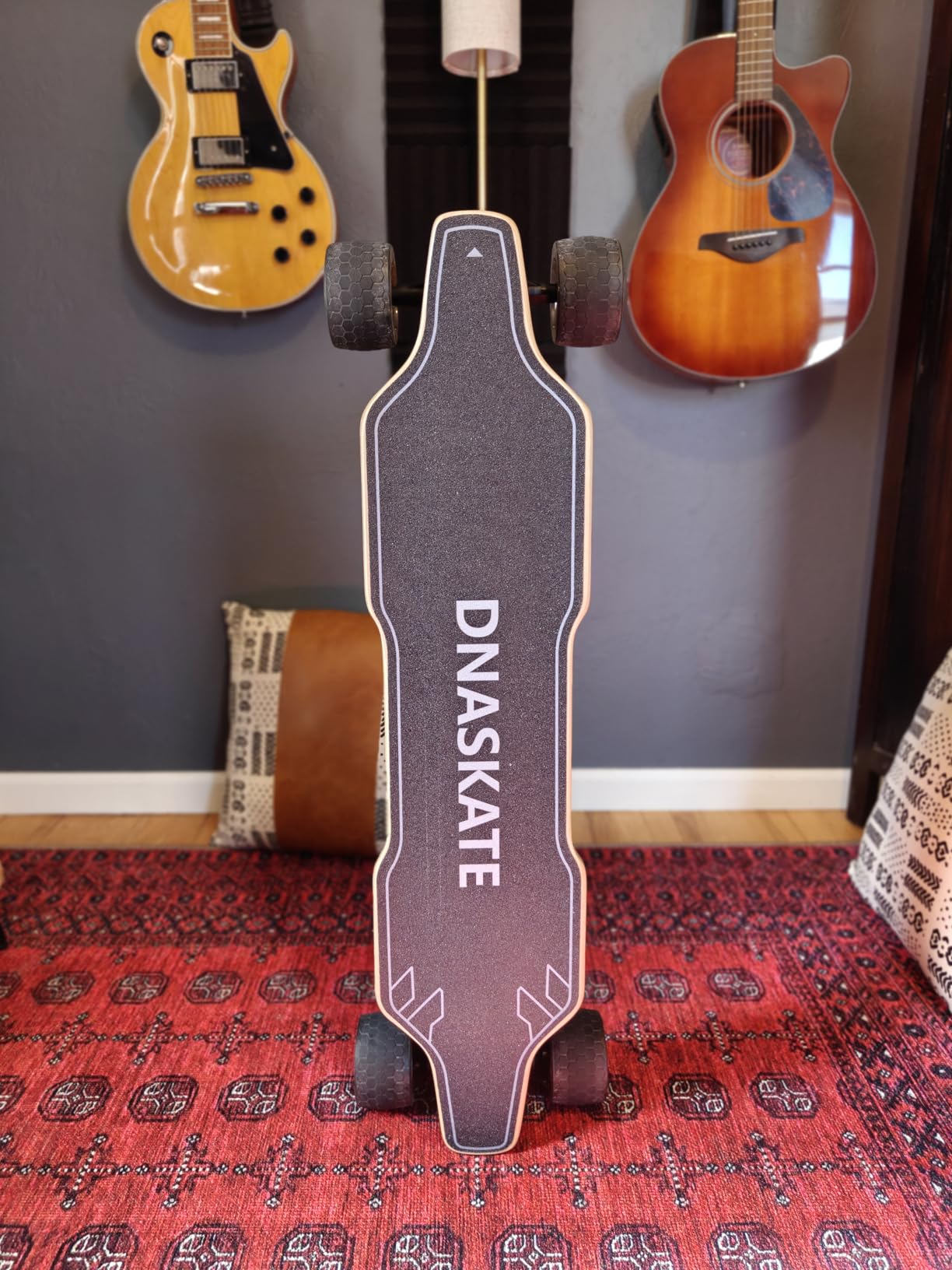 V20 Electric Skateboard with Remote, 28 Mph Top Speed, 22 Miles Range, 1000W Hub-Motor, Longboard Skateboard for Adults & Teens customer photo 2