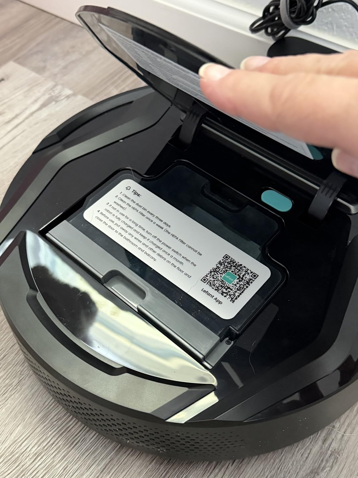 Lefant Robot Vacuum Cleaner M210 Pro, Slim, Quiet, 2200Pa Suction, 120 Min Self-Charging Robotic Vacuums, Freemove 3.0, WiFi/APP/Alexa, 6 Cleaning Modes Ideal for Hard Floors Pet Hair Low Carpet, Black customer photo 2