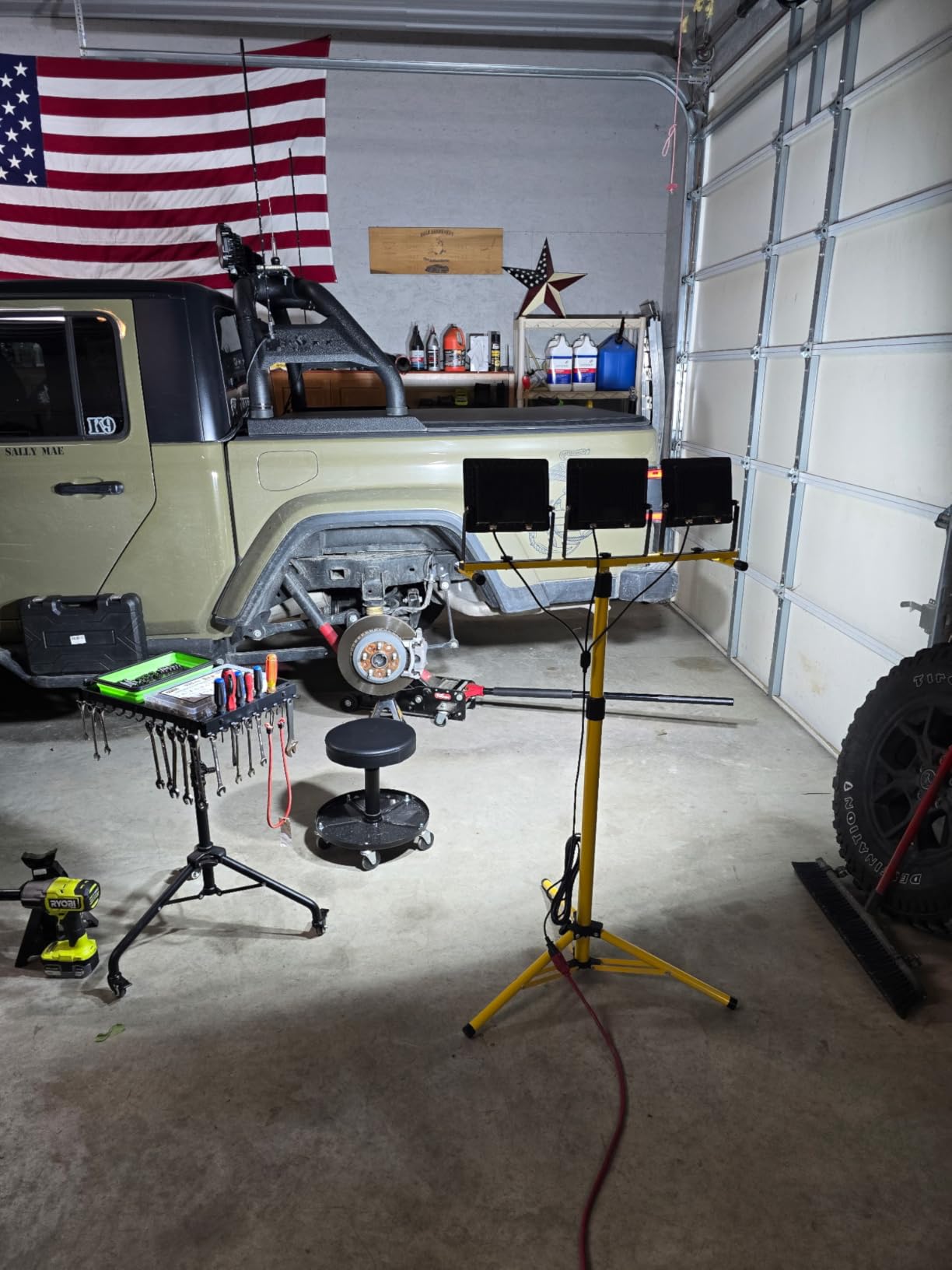 21000 Lumen LED Work Lights with Stand - 3 Head Portable Work Light with 16FT Cord - IP66 Waterproof Tripod Worklights for Outdoor Indoor Job Site Workshop Garage Construction Site Lighting customer photo 2