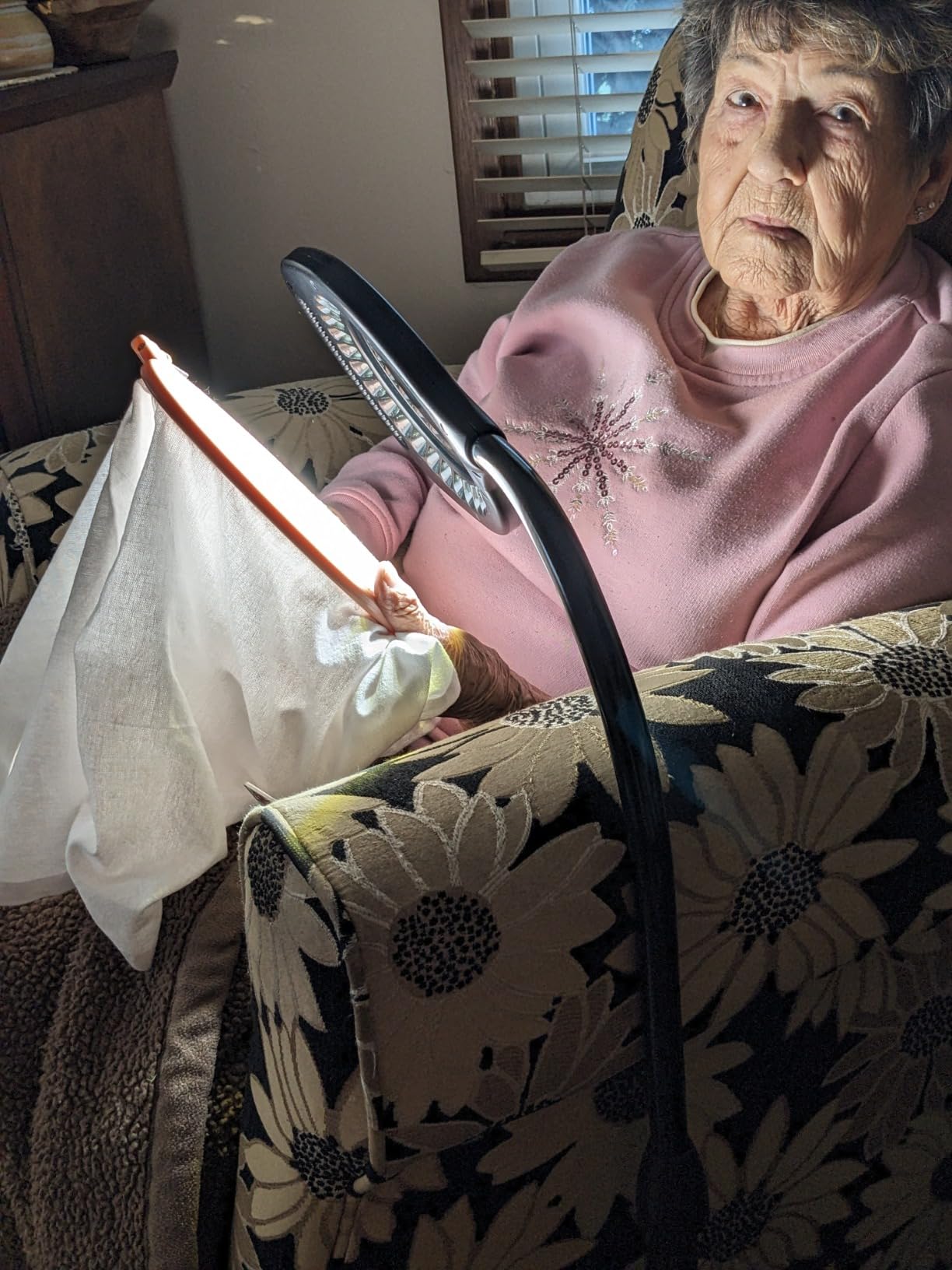 OttLite 2-in-1 ClearSun LED Magnifier Light Floor and Table Lamp - Optical Grade Hands-Free Magnifying LED Light, Modern Design for Crafting, Sewing, Reading, Needlework customer photo 1