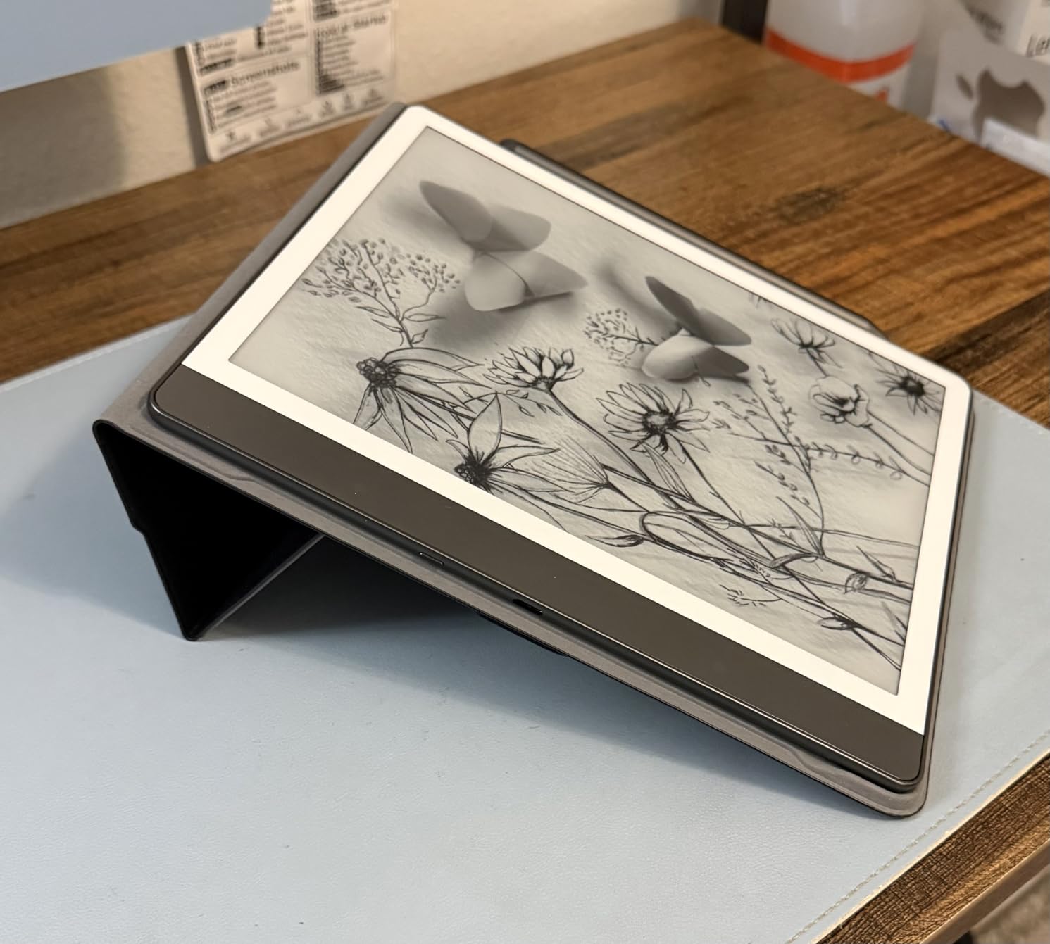 Amazon Kindle Scribe (16GB) - Your notes, documents and books, all in one place. With built-in AI notebook summarization. Includes Premium Pen - Tungsten customer photo 1