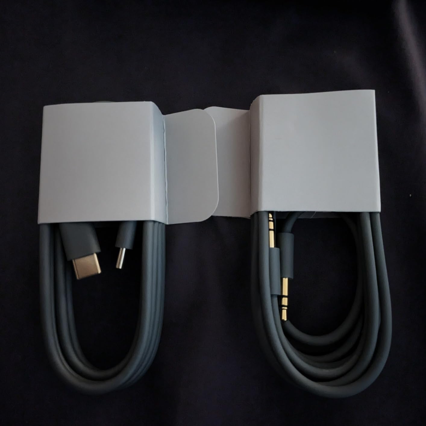 Solo 4 - Wireless On-Ear Bluetooth Headphones, Up to 50-Hour Battery Life, Ultra-Lightweight Comfort, Powerful and Balanced Sound, Apple & Android Compatible - Matte Black customer photo 2