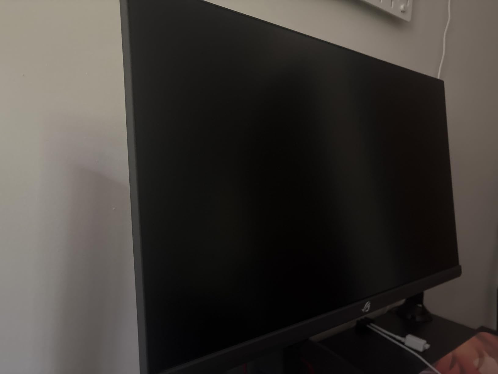 ASUS ROG Strix 27 1440P USB-C HDR Gaming Monitor (XG27ACMG) - QHD (2560x1440), 270Hz, 1ms, Fast IPS, Extreme Low Motion Blur Sync, G-SYNC Compatible customer photo 2