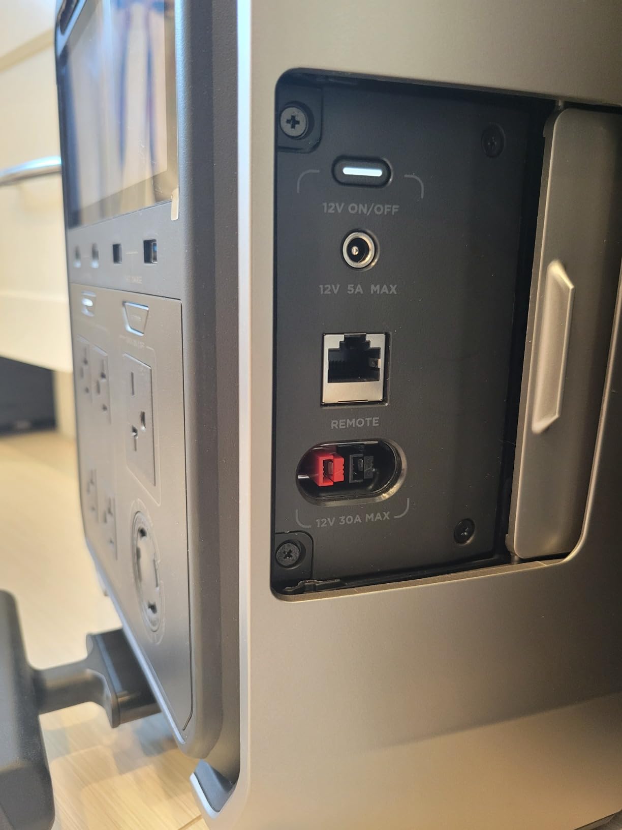 EF ECOFLOW DELTA Pro 3 Portable Power Station, 4096Wh LFP Battery, Expandable to 48kWh, 120/240V 4000W AC Output, Solar Generator for Home Use, Camping Accessories, Emergencies, Power Outages, RVs customer photo 1