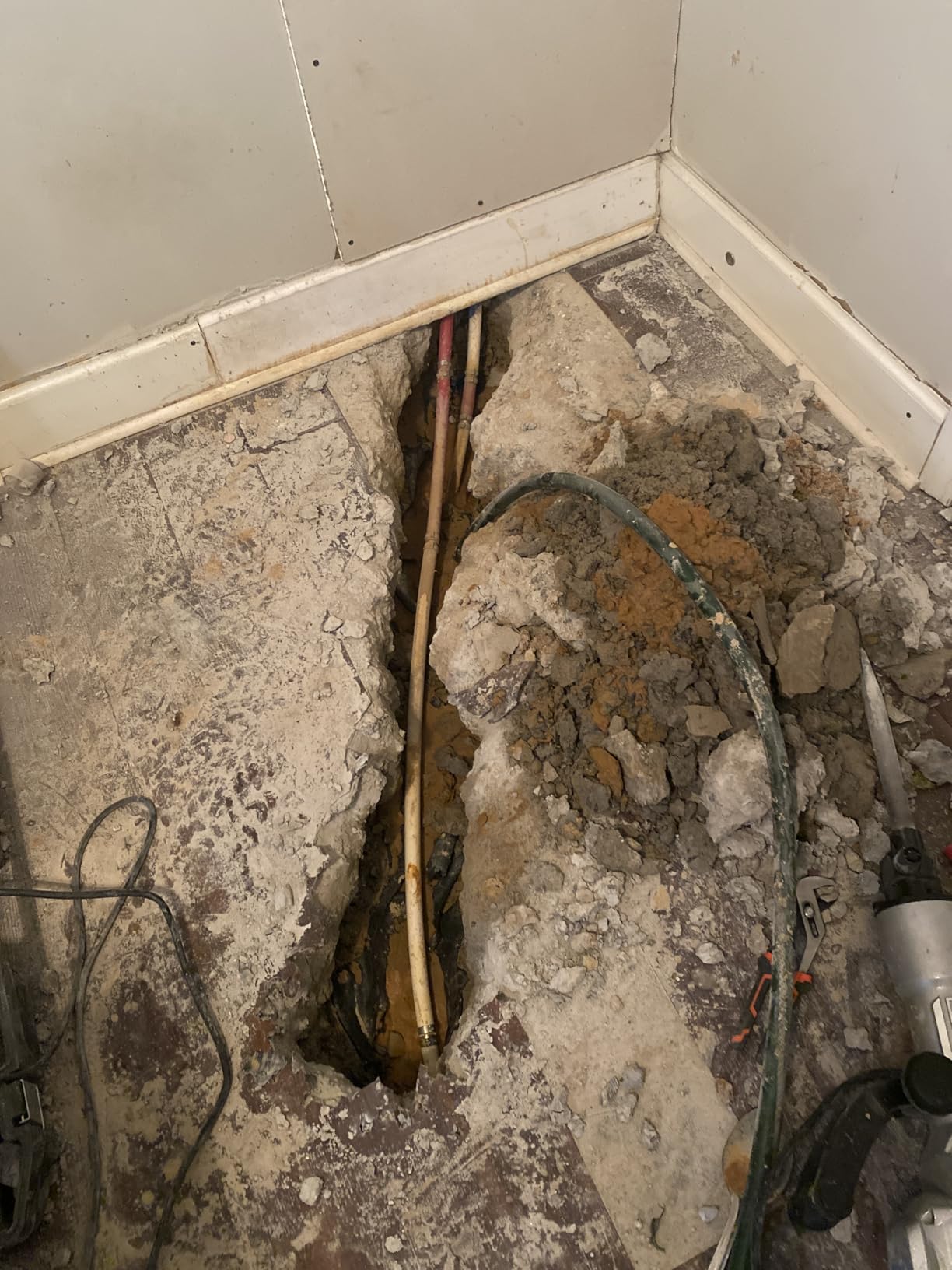 ENEACRO Demolition Jack Hammer 14.5Amp SDS-Hex Concrete Breaker, 65 Joules Heavy Duty Chipping Hammer Cement/Pavement/Floor Breaker, with 2pcs of chisels and Carry box with Rollers customer photo 1